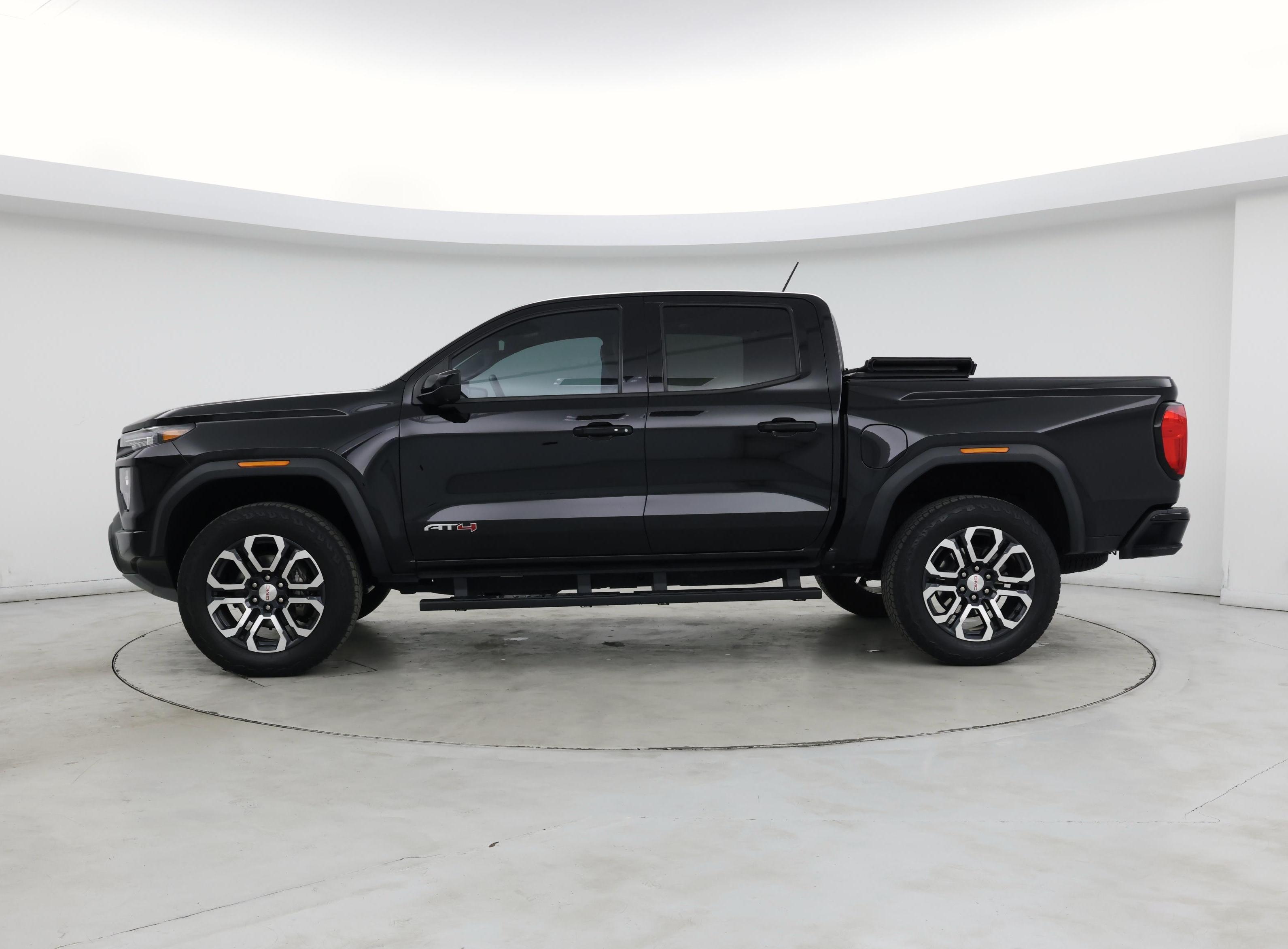 Thumbnail: 2023 GMC Canyon - 3