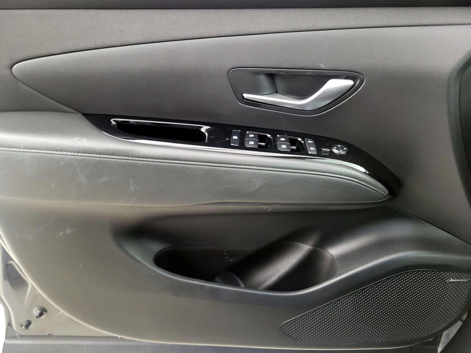 Thumbnail: 2022 Hyundai Tucson - 12