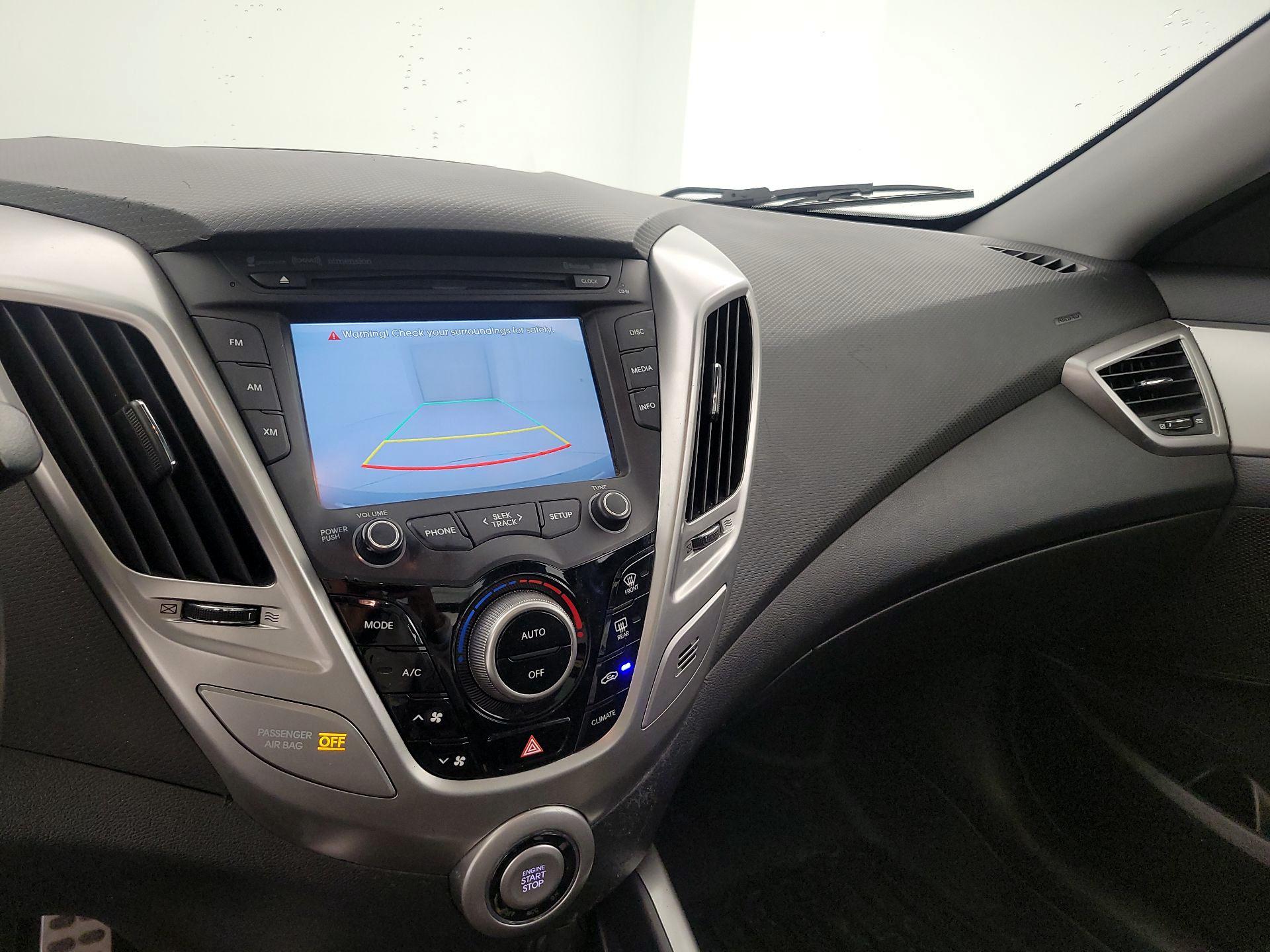 Thumbnail: 2015 Hyundai Veloster - 14