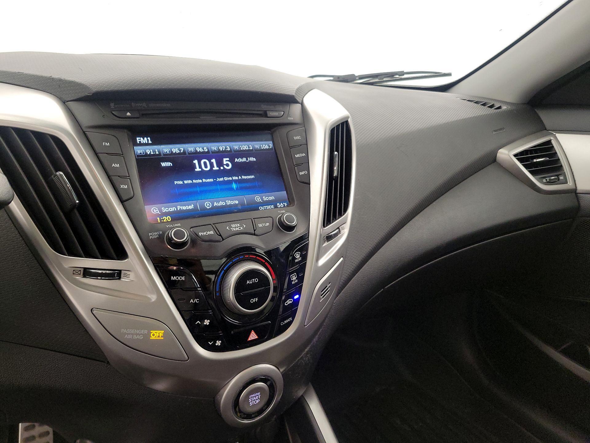 Thumbnail: 2015 Hyundai Veloster - 15