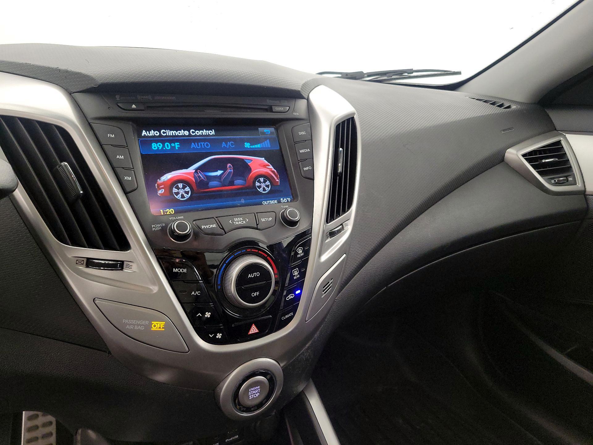 Thumbnail: 2015 Hyundai Veloster - 16