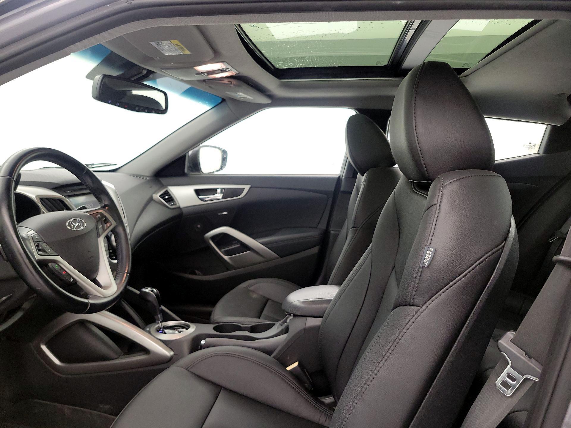 Thumbnail: 2015 Hyundai Veloster - 19