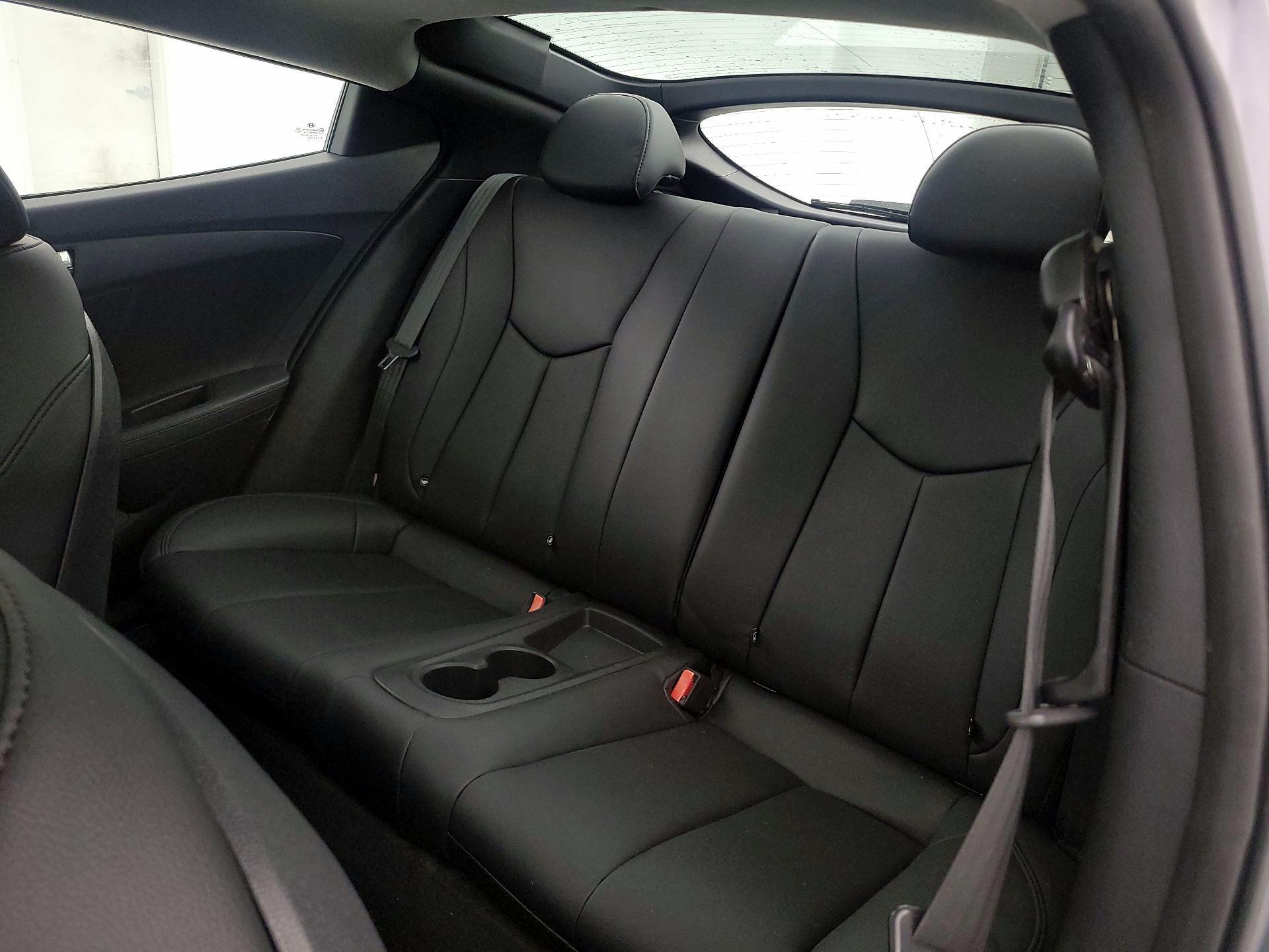 Thumbnail: 2015 Hyundai Veloster - 20