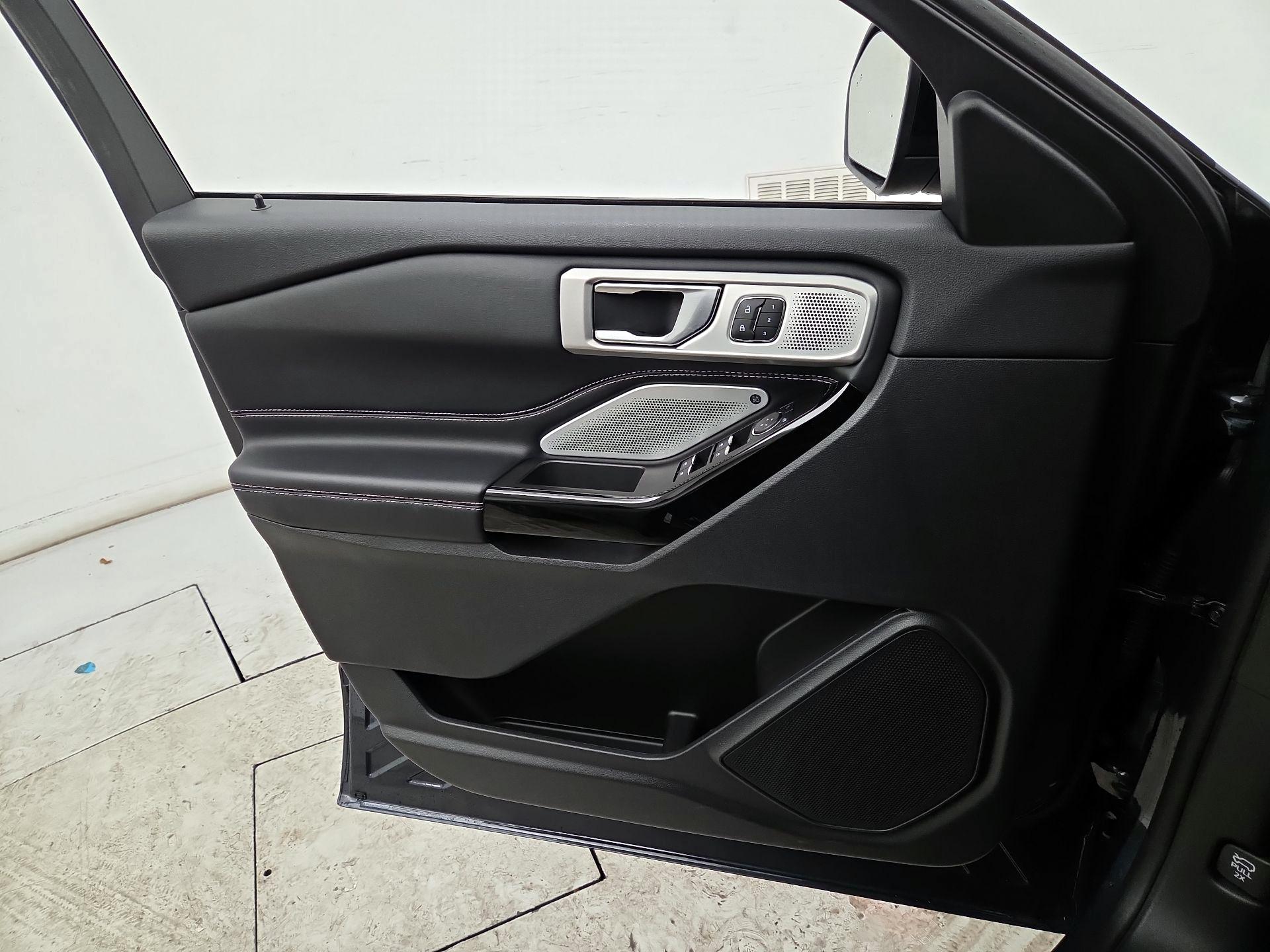 Thumbnail: 2022 Ford Explorer - 12