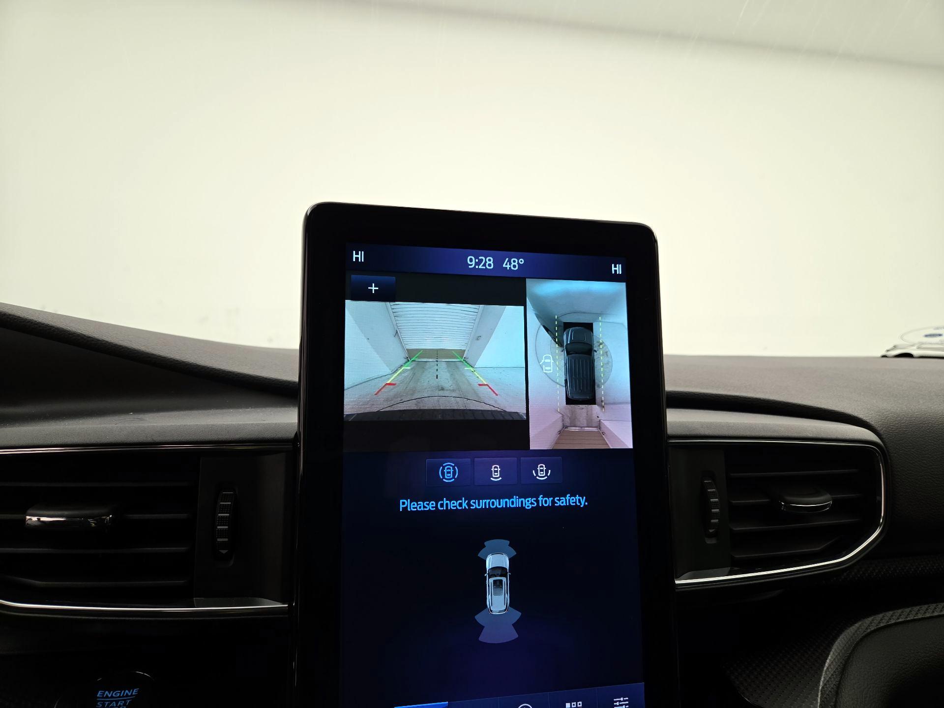 Thumbnail: 2022 Ford Explorer - 15