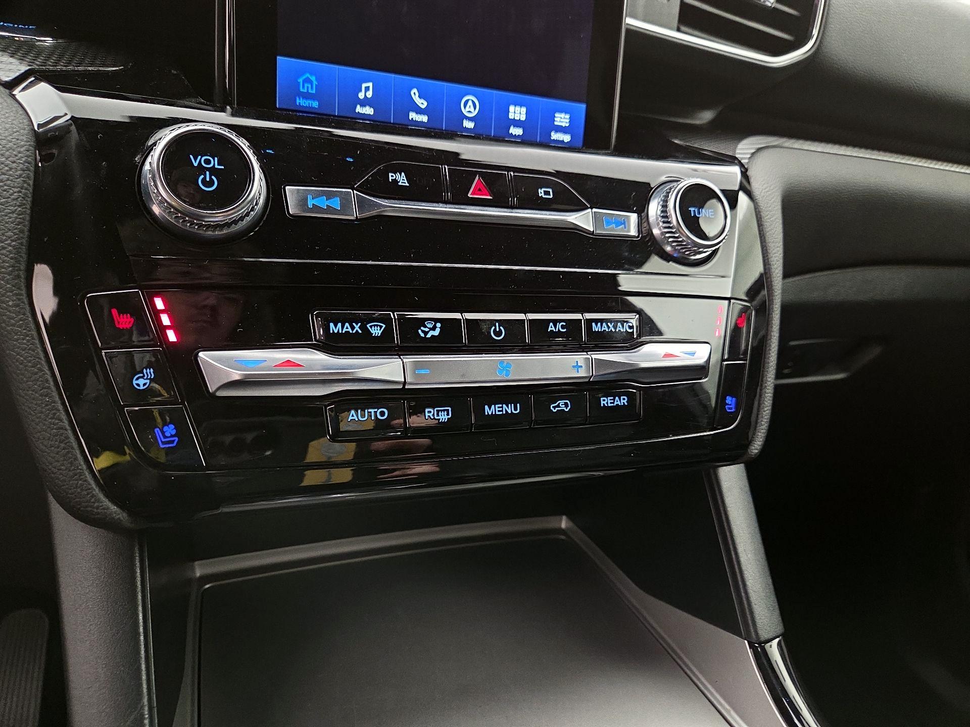 Thumbnail: 2022 Ford Explorer - 17