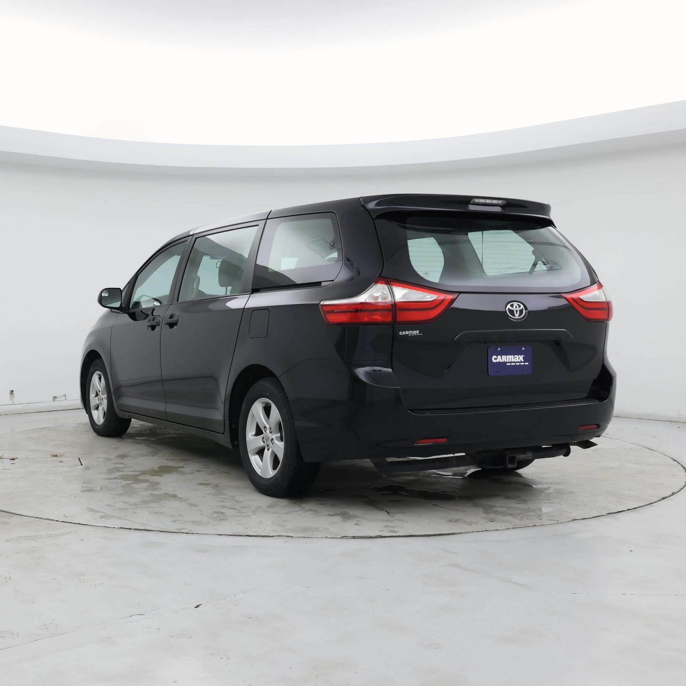 Thumbnail: 2015 Toyota Sienna - 2