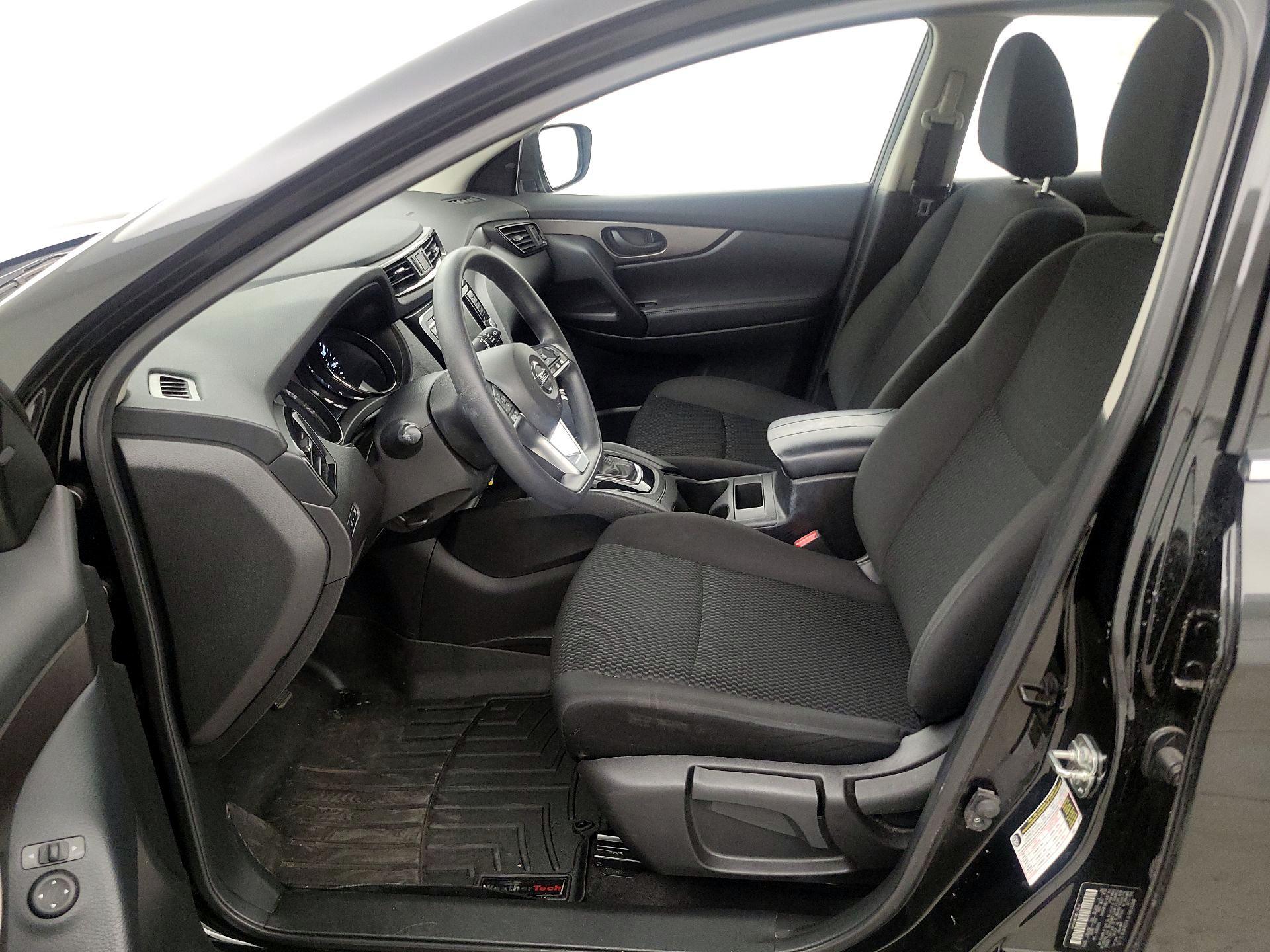 Thumbnail: 2020 Nissan Rogue Sport - 11