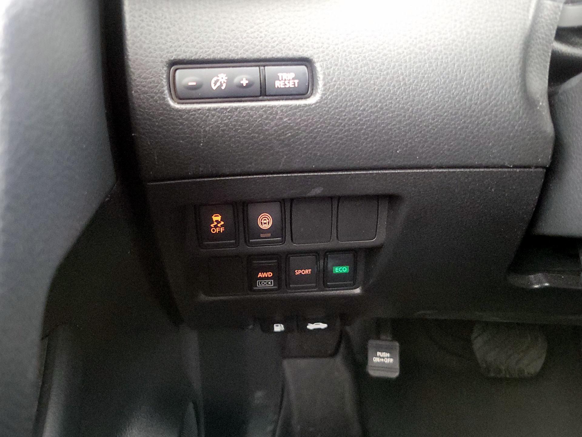 Thumbnail: 2020 Nissan Rogue Sport - 13