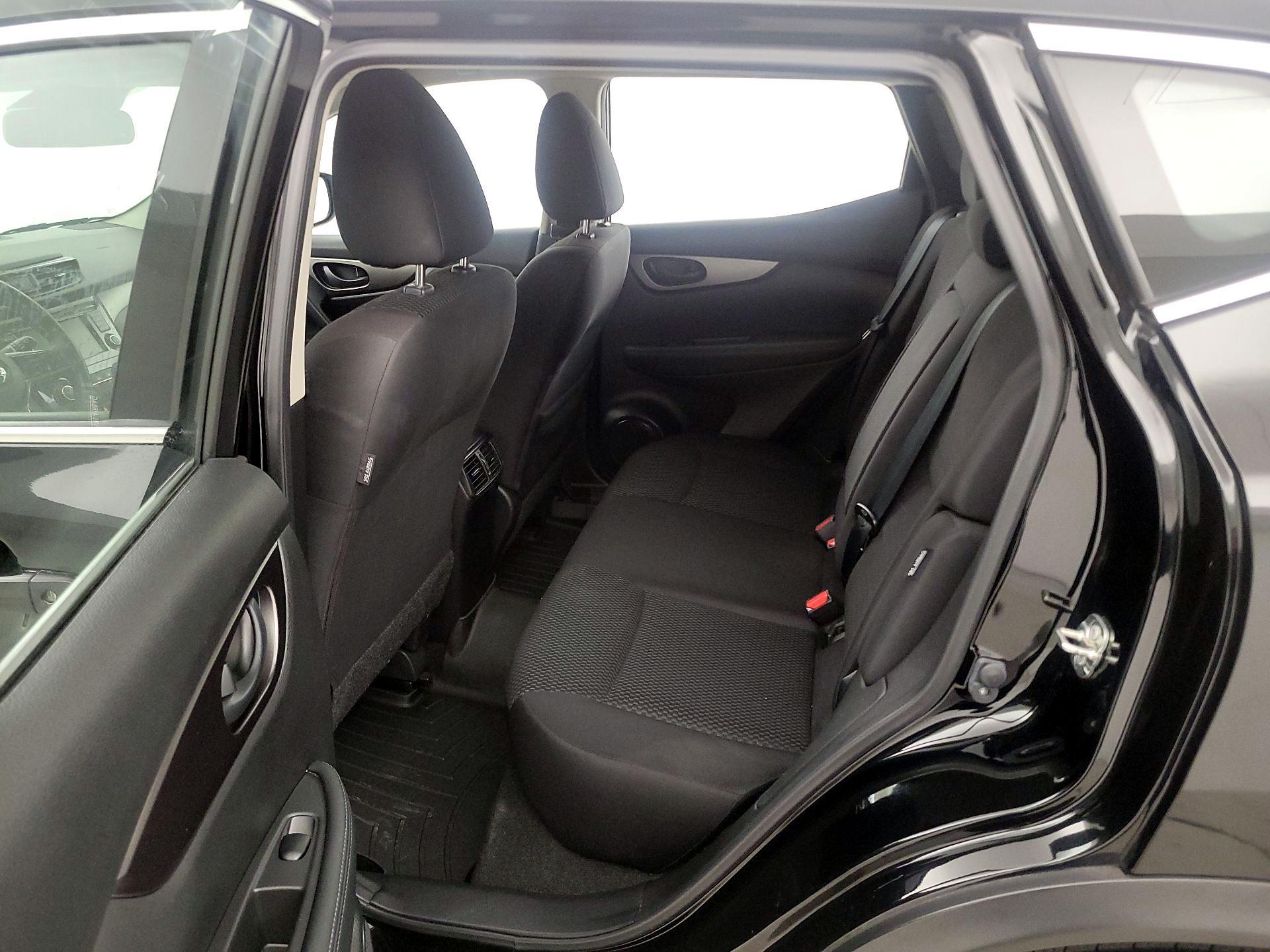 Thumbnail: 2020 Nissan Rogue Sport - 19