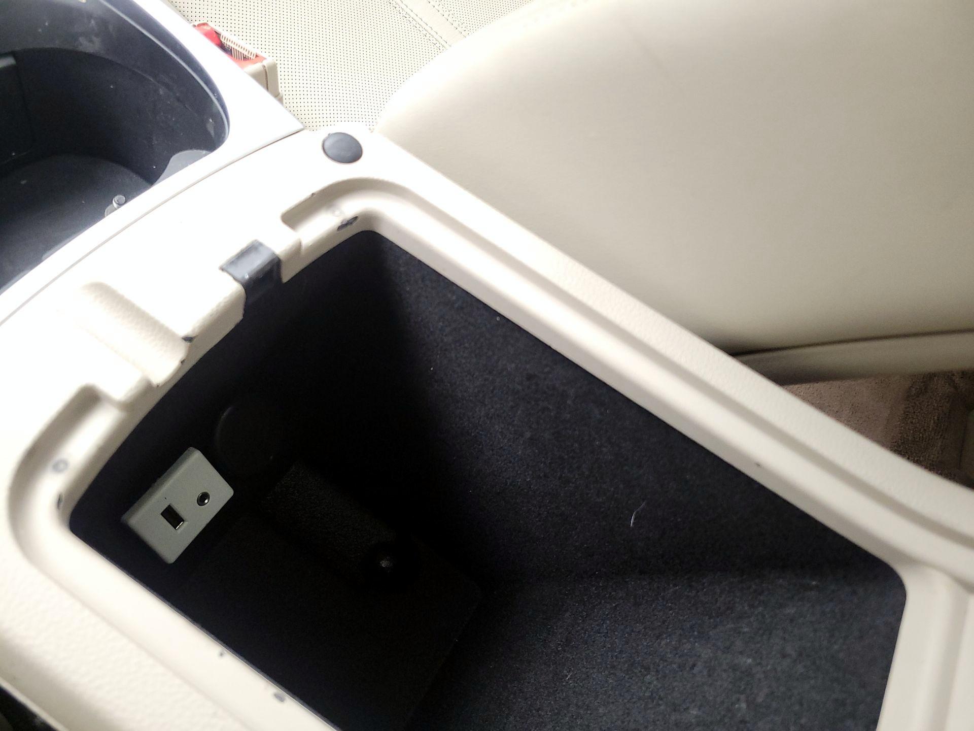 Thumbnail: 2015 Cadillac SRX - 18