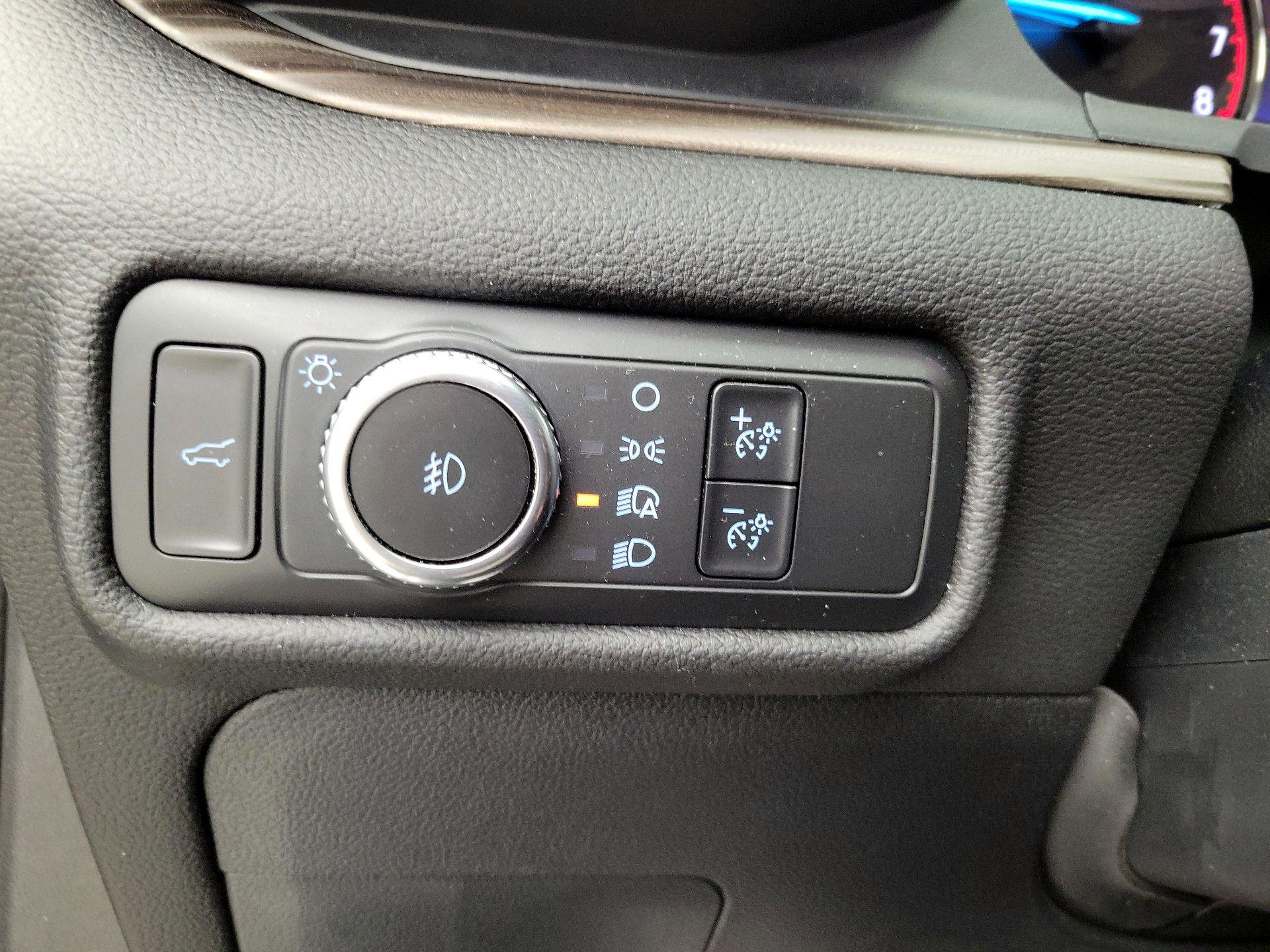 Thumbnail: 2021 Ford Explorer - 13