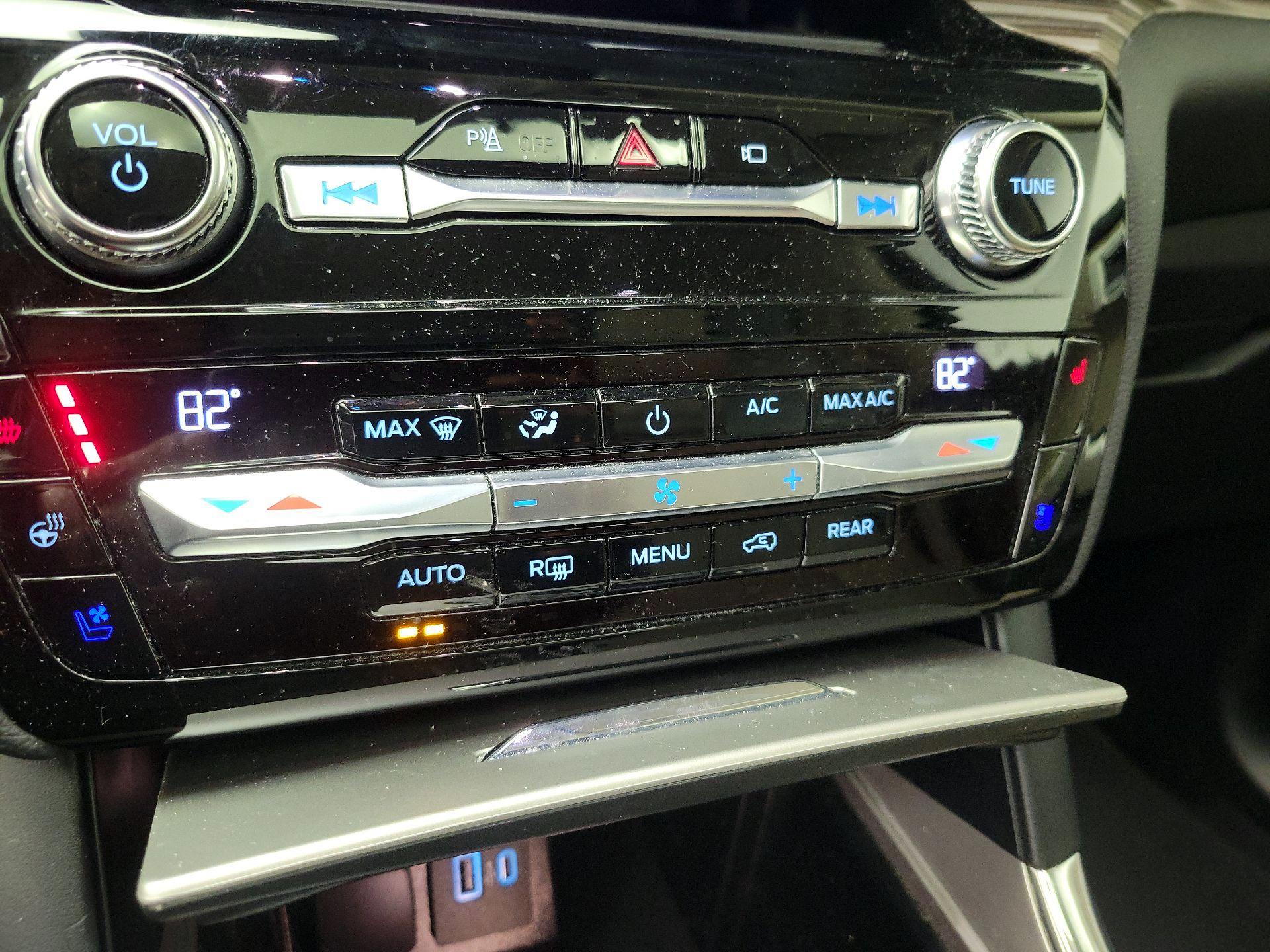 Thumbnail: 2021 Ford Explorer - 17