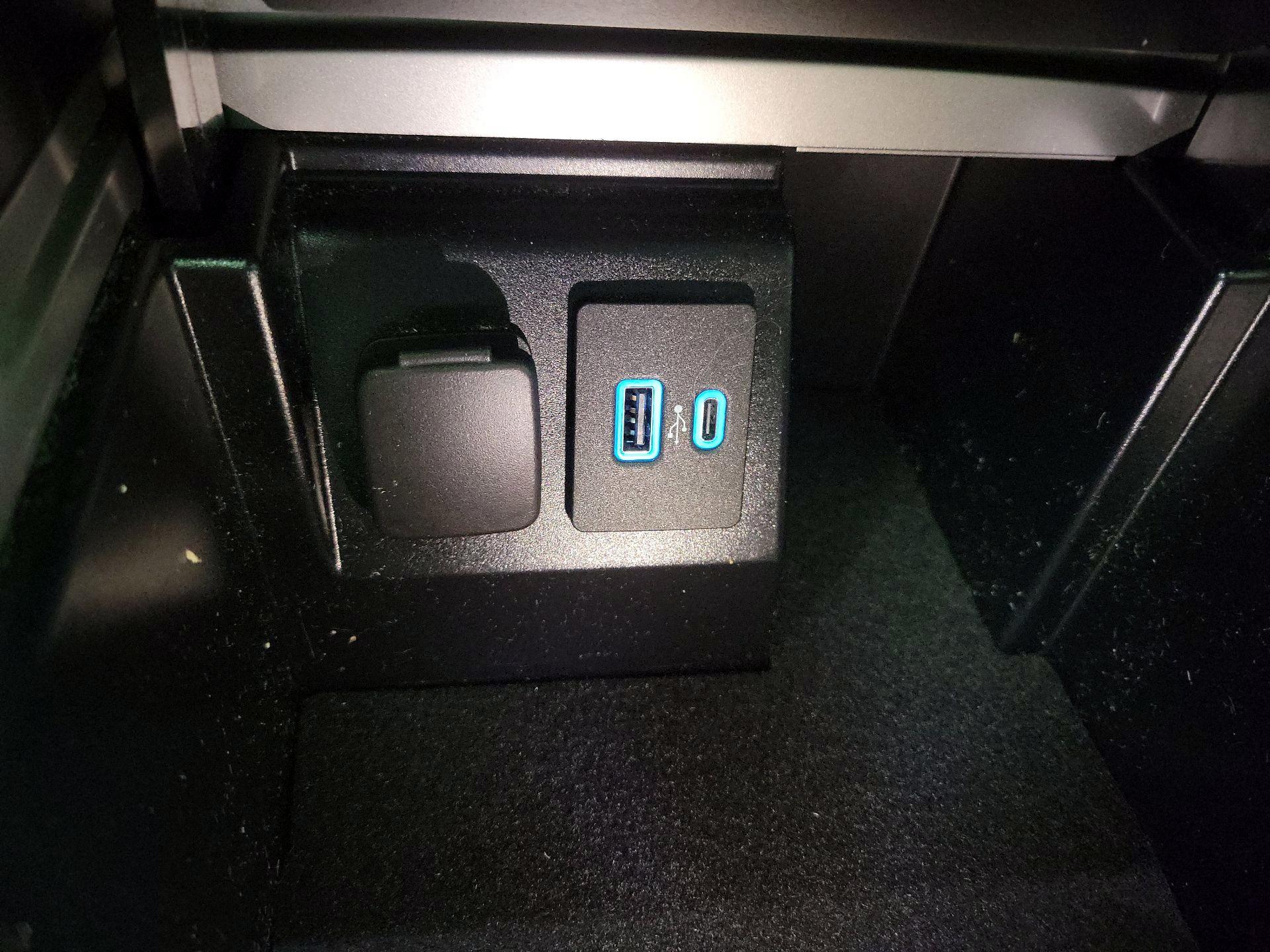 Thumbnail: 2021 Ford Explorer - 19