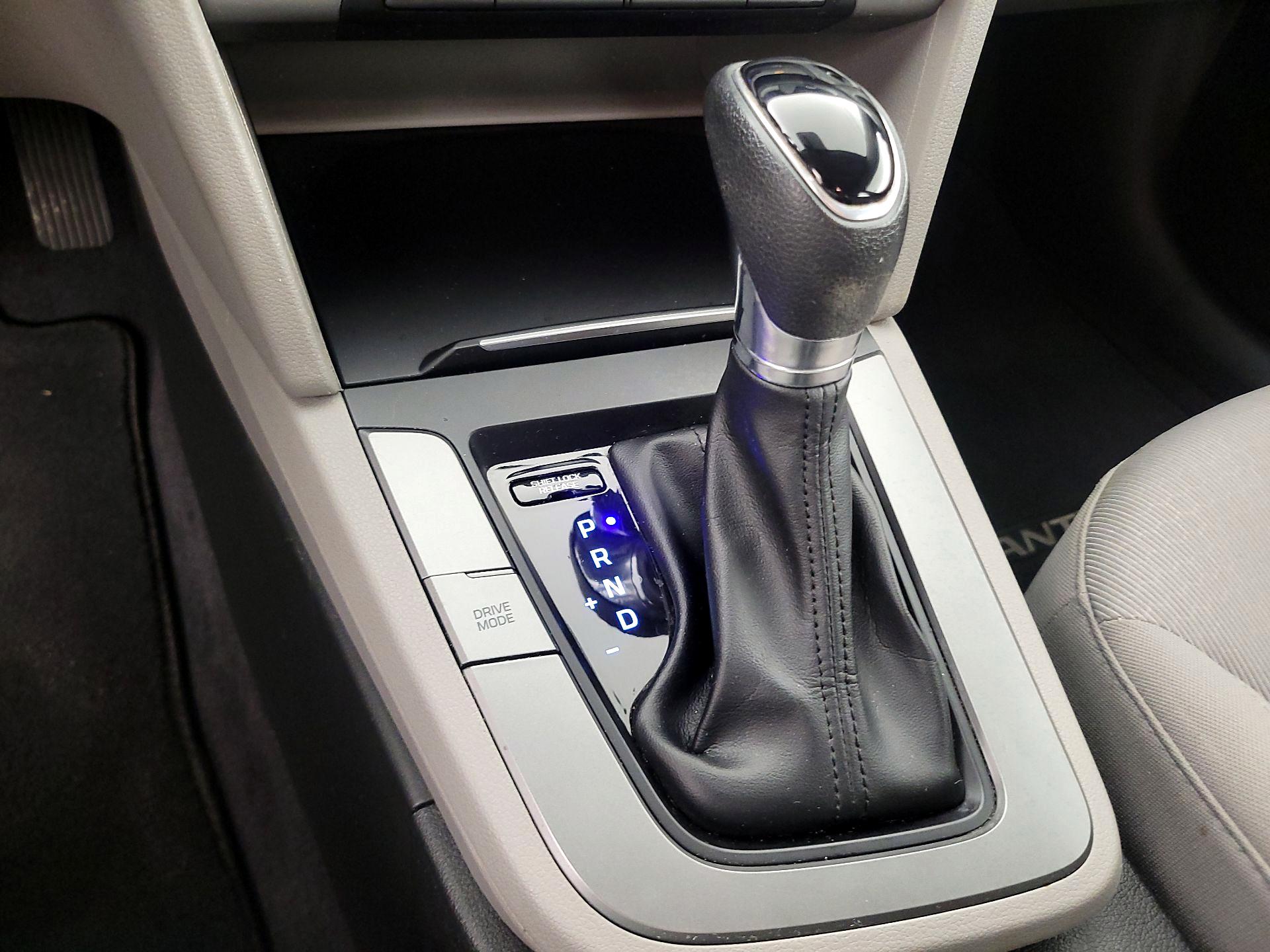 Thumbnail: 2018 Hyundai Elantra - 17