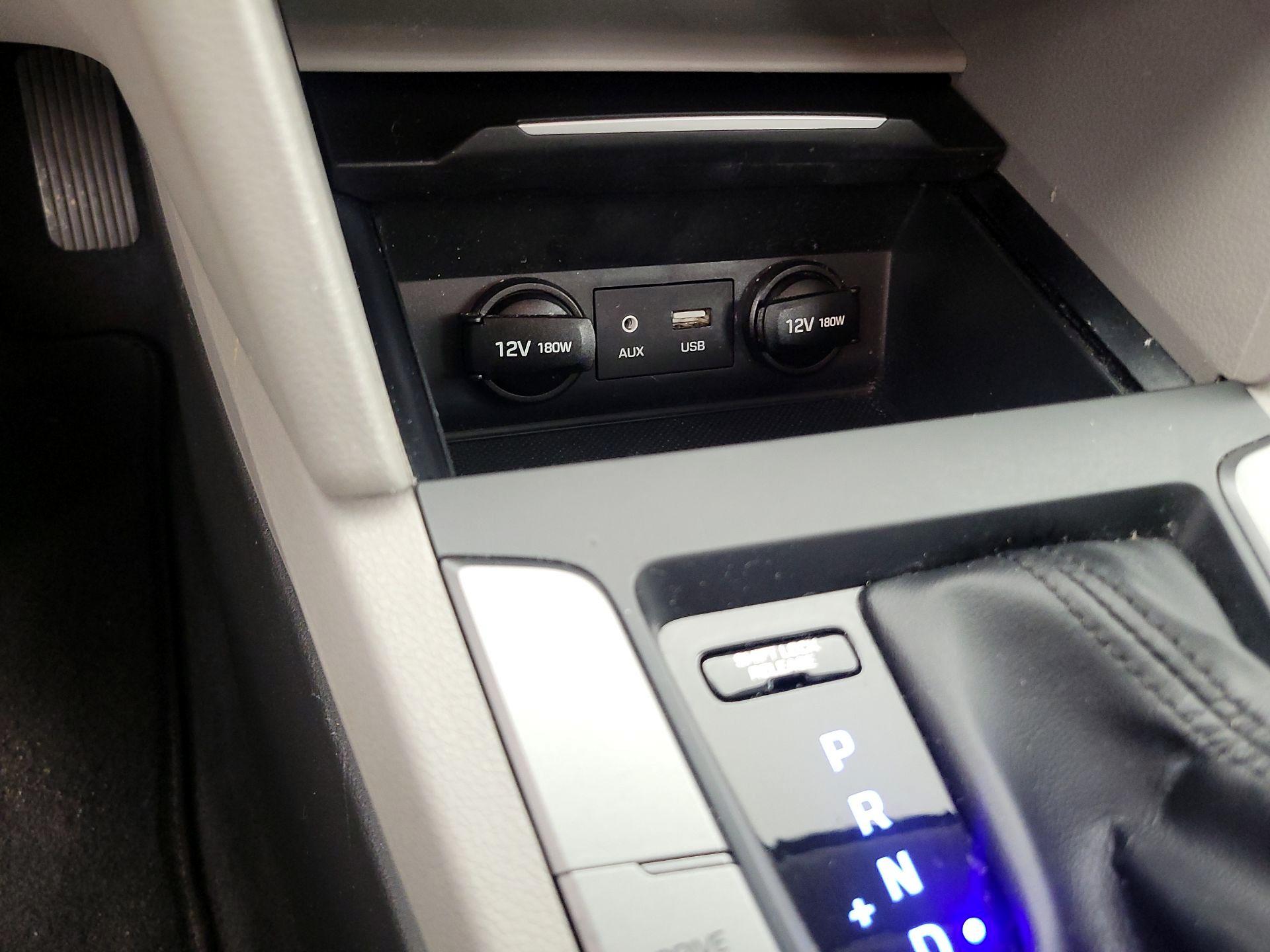 Thumbnail: 2018 Hyundai Elantra - 18