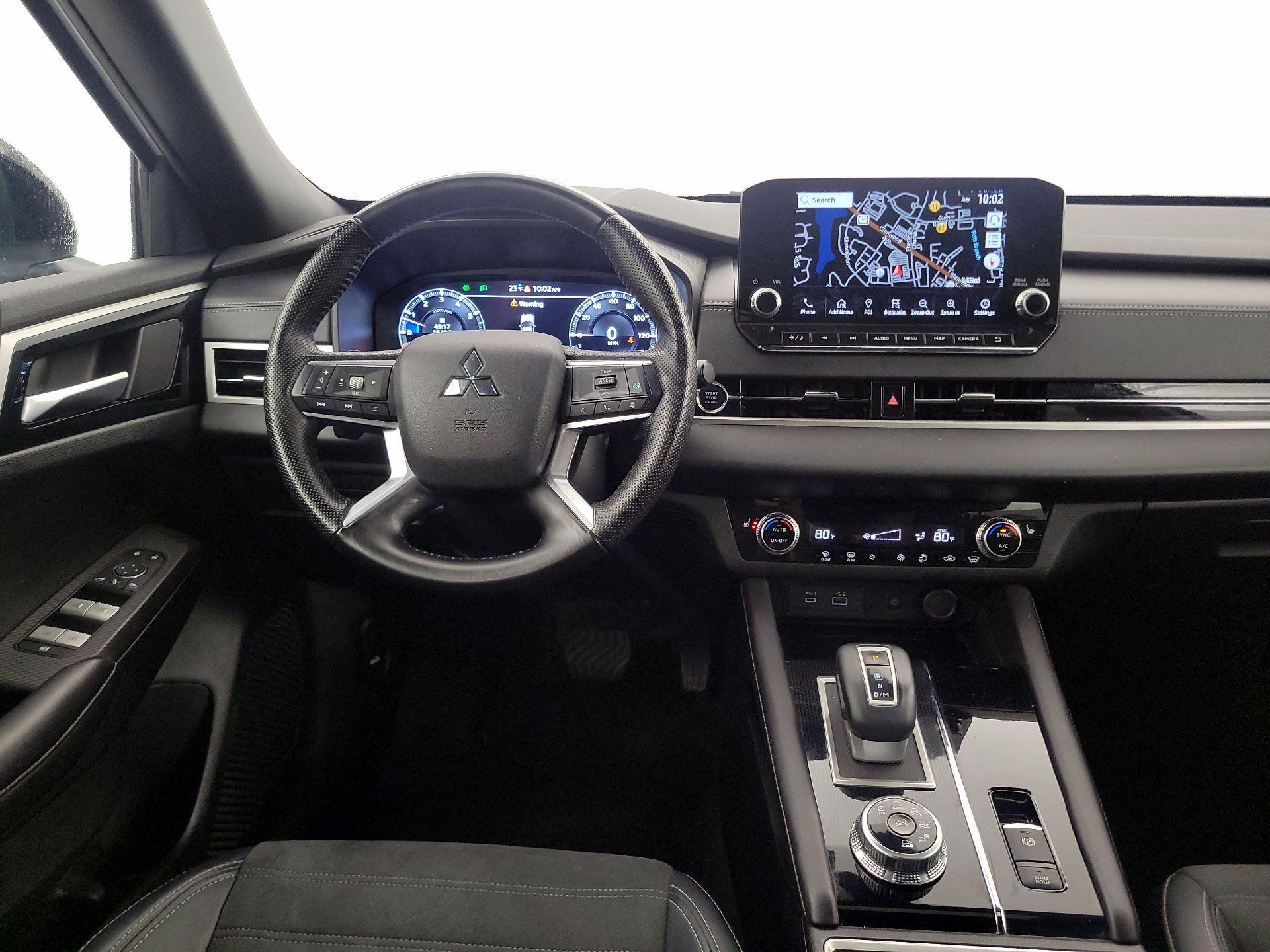 Thumbnail: 2024 Mitsubishi Outlander - 10