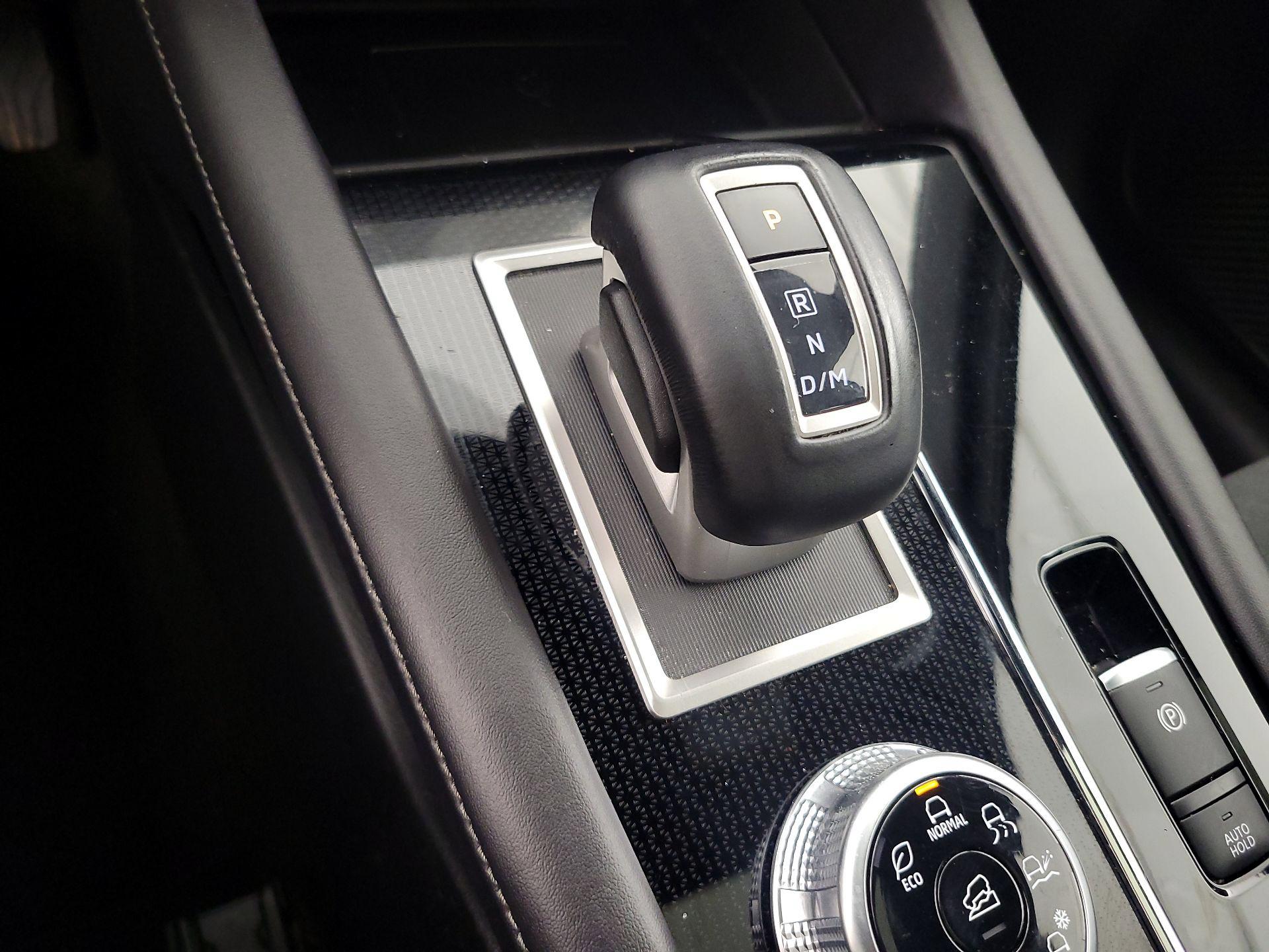 Thumbnail: 2024 Mitsubishi Outlander - 18