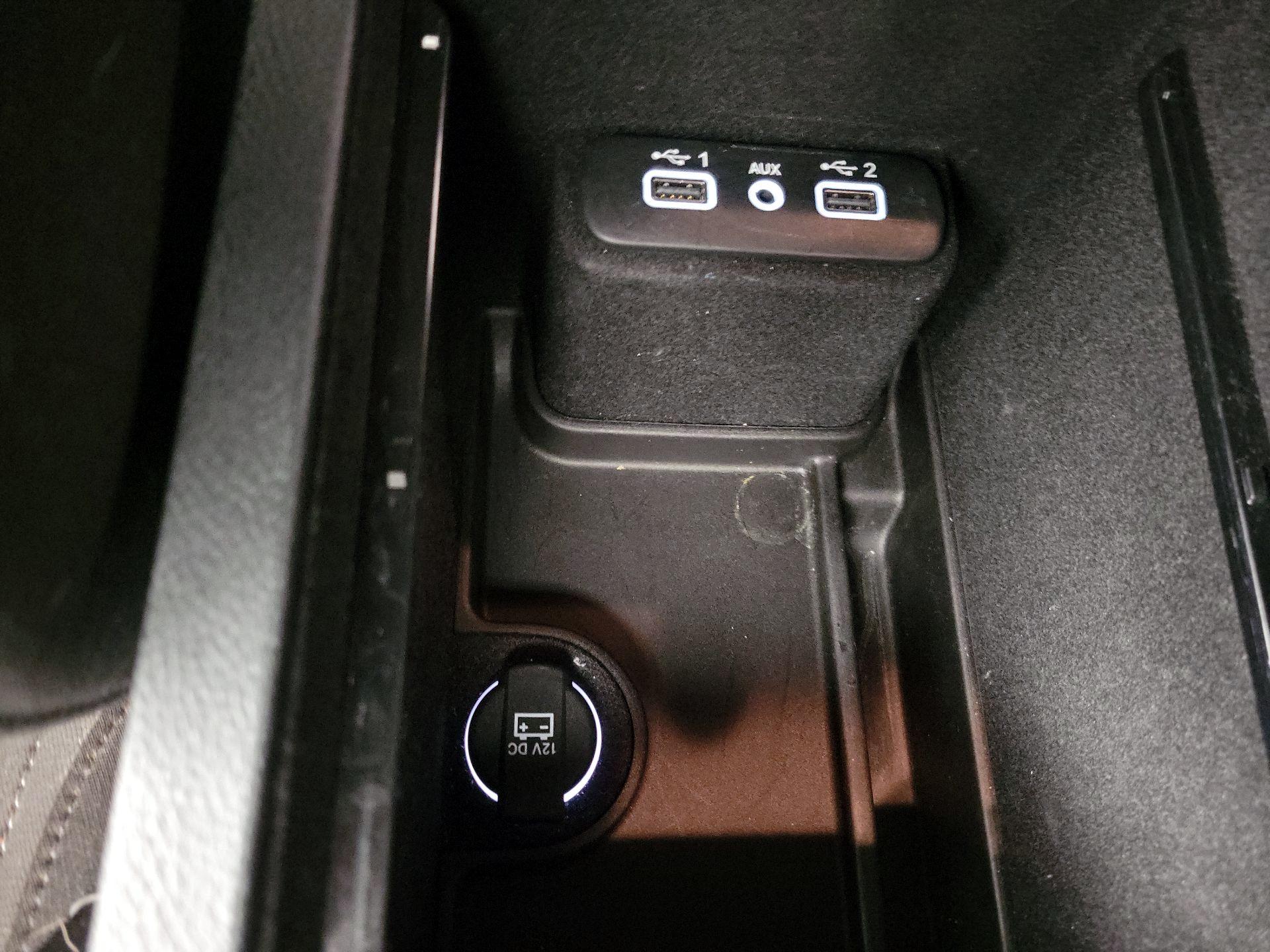 Thumbnail: 2020 Dodge Charger - 18