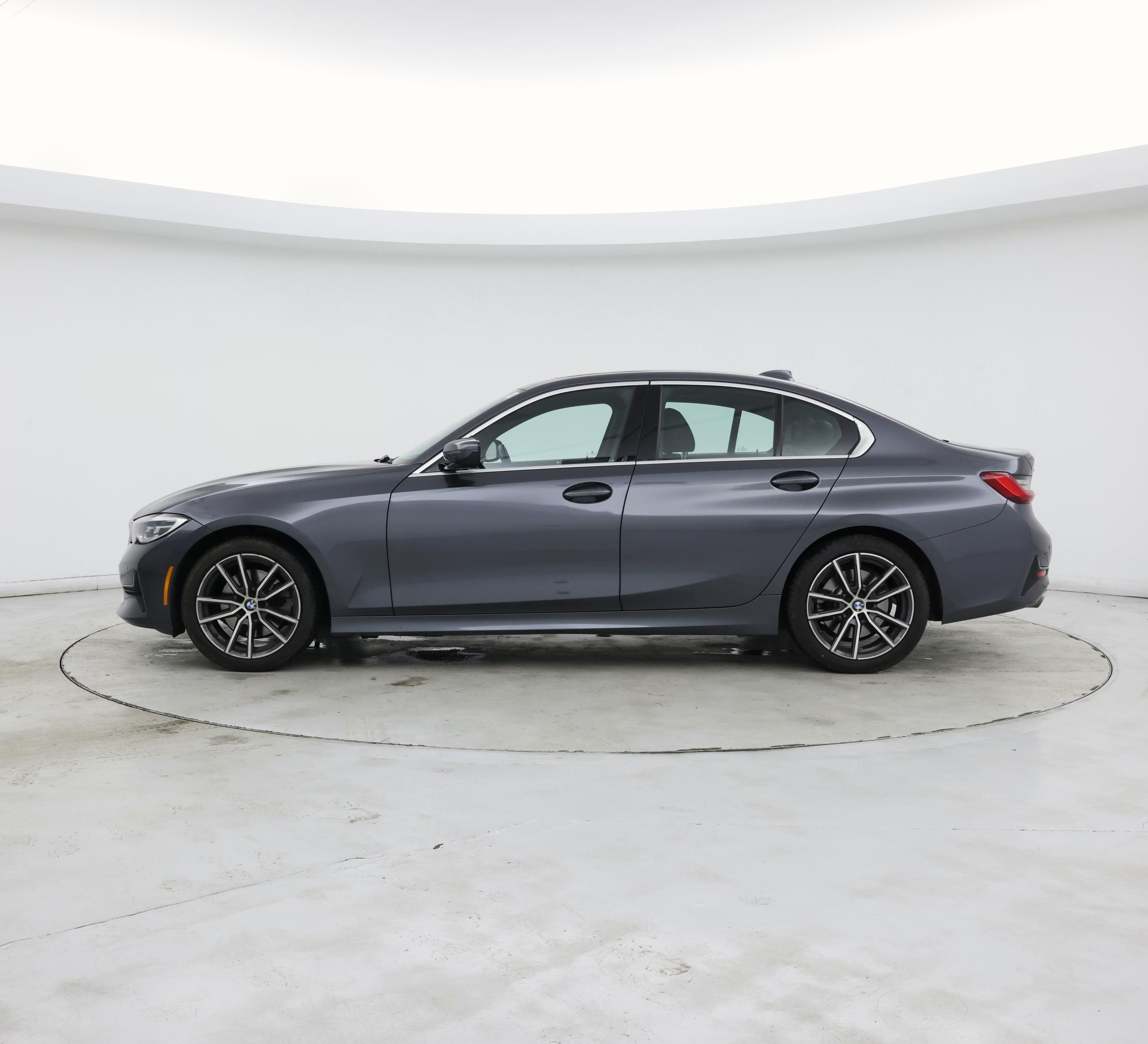 Thumbnail: 2021 BMW 3 Series - 3
