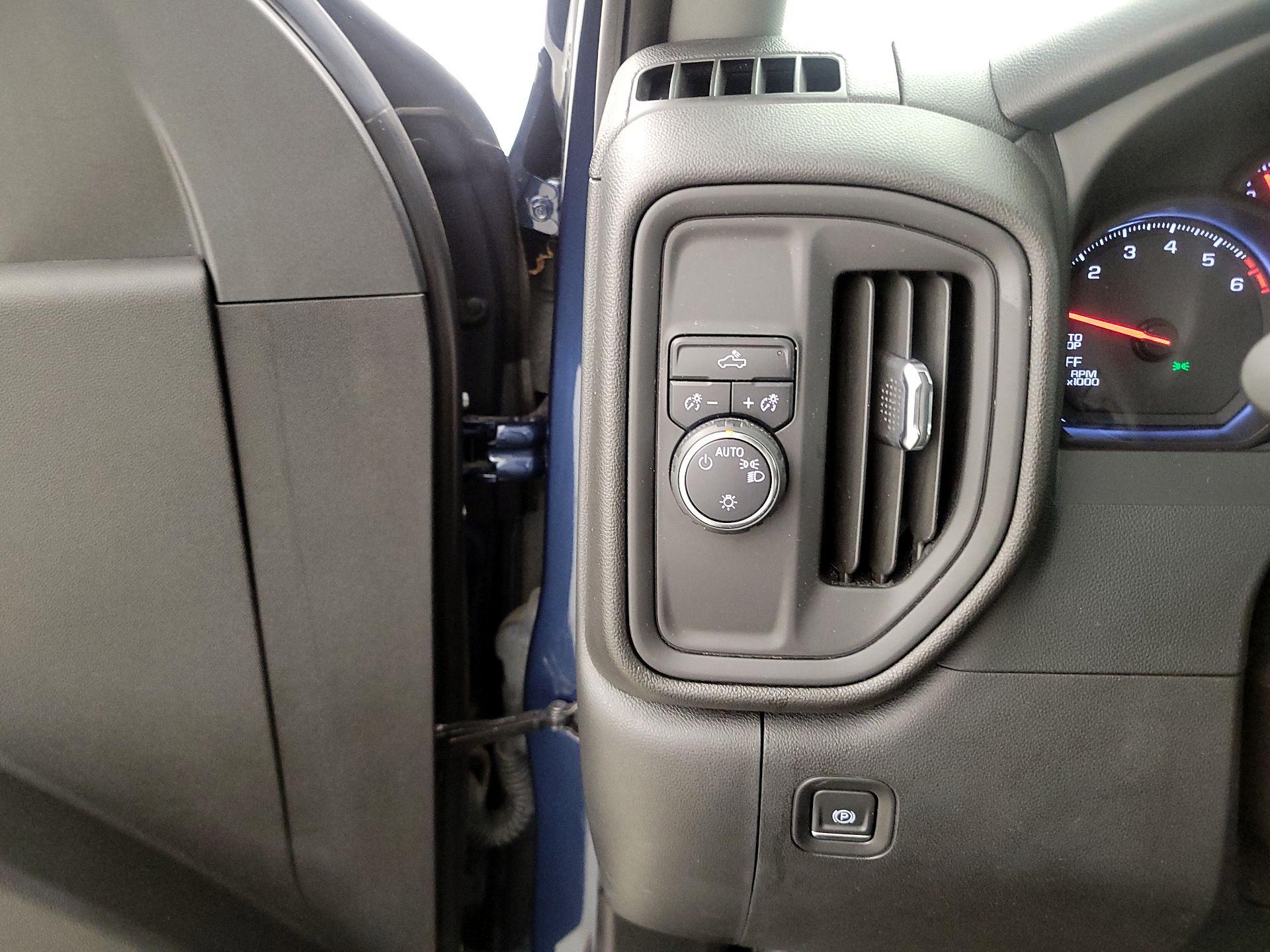 Thumbnail: 2022 Chevrolet Silverado 1500 - 13