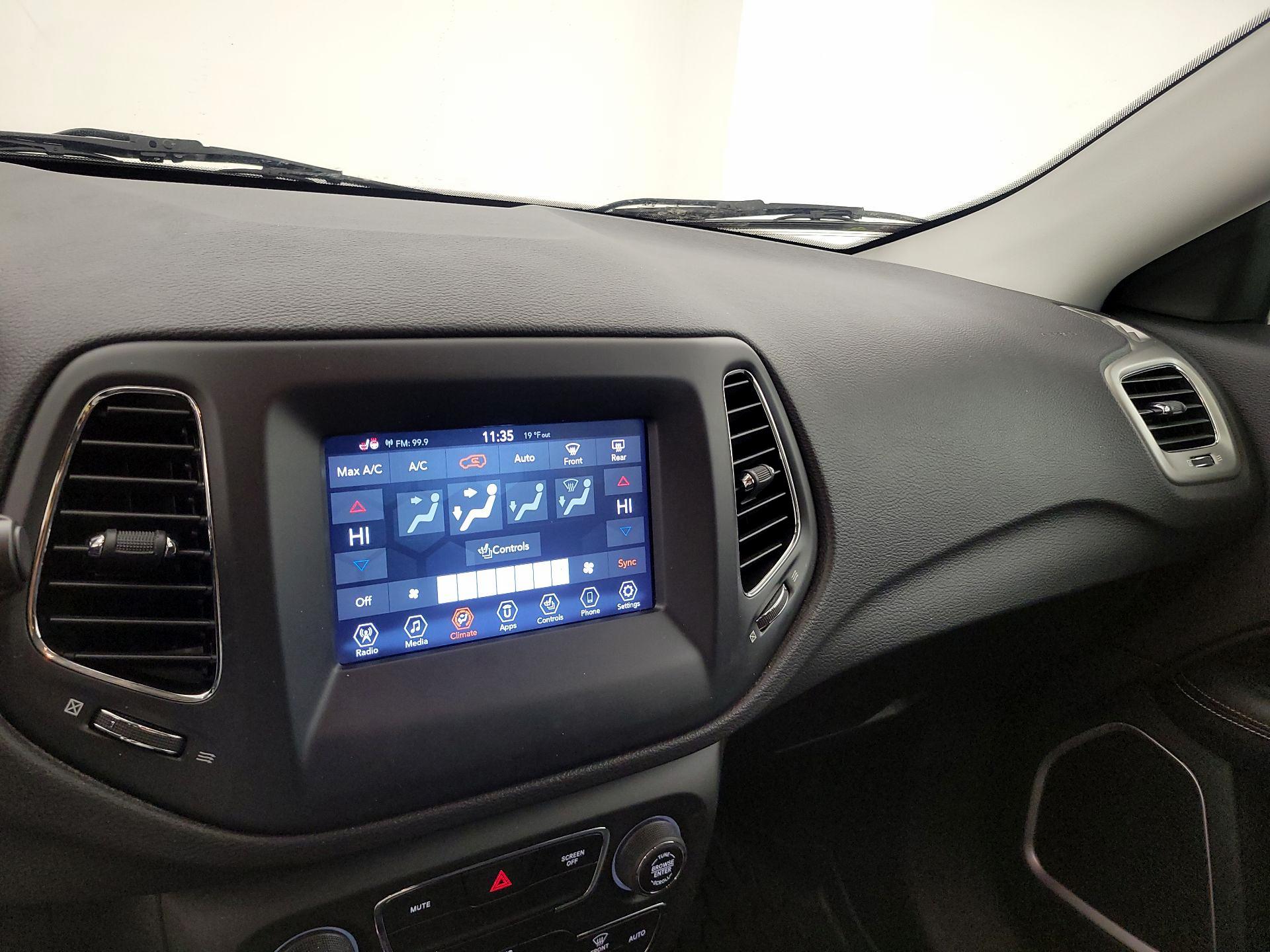 Thumbnail: 2020 Jeep Compass - 16