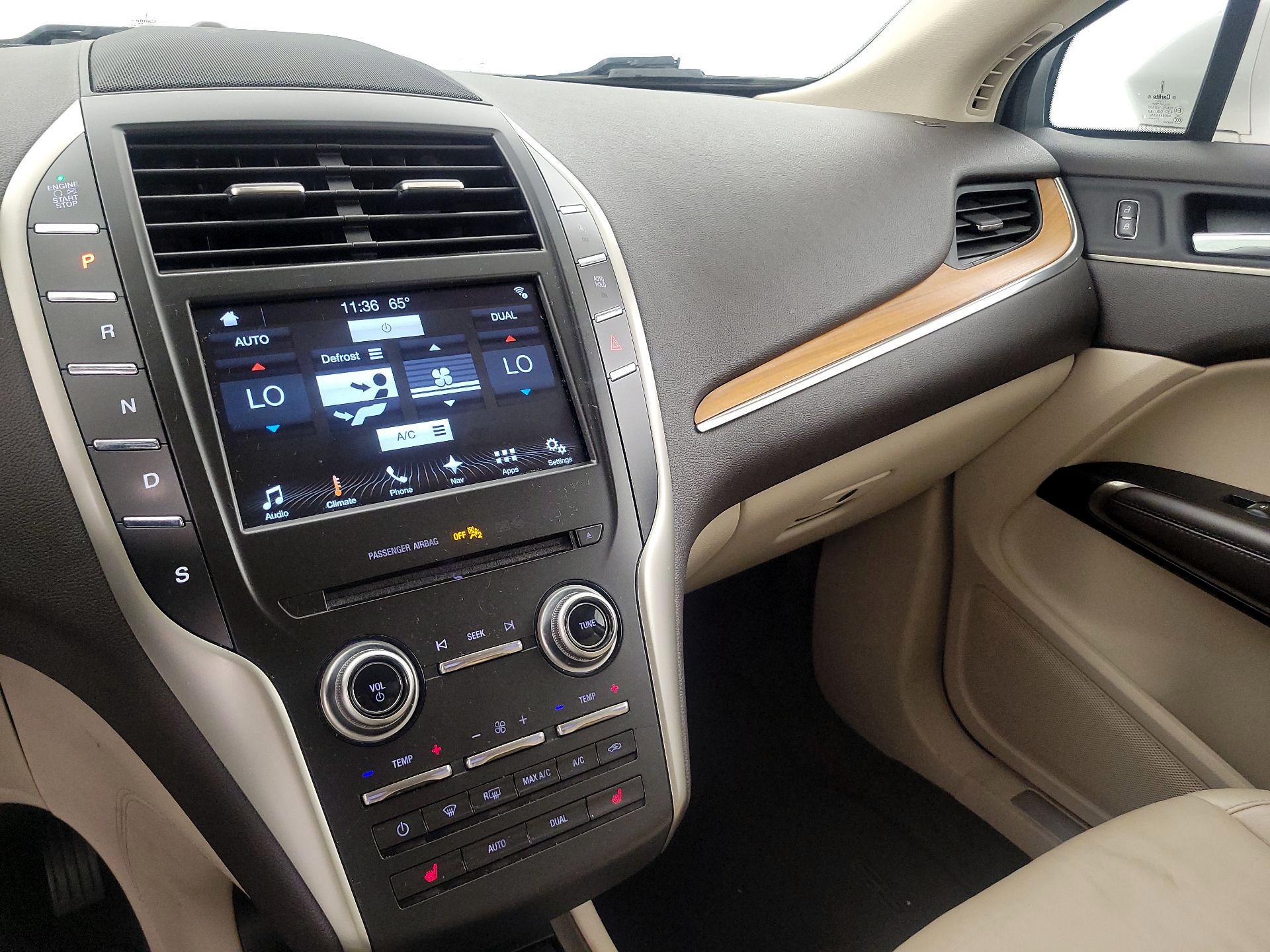 Thumbnail: 2018 Lincoln MKC - 17