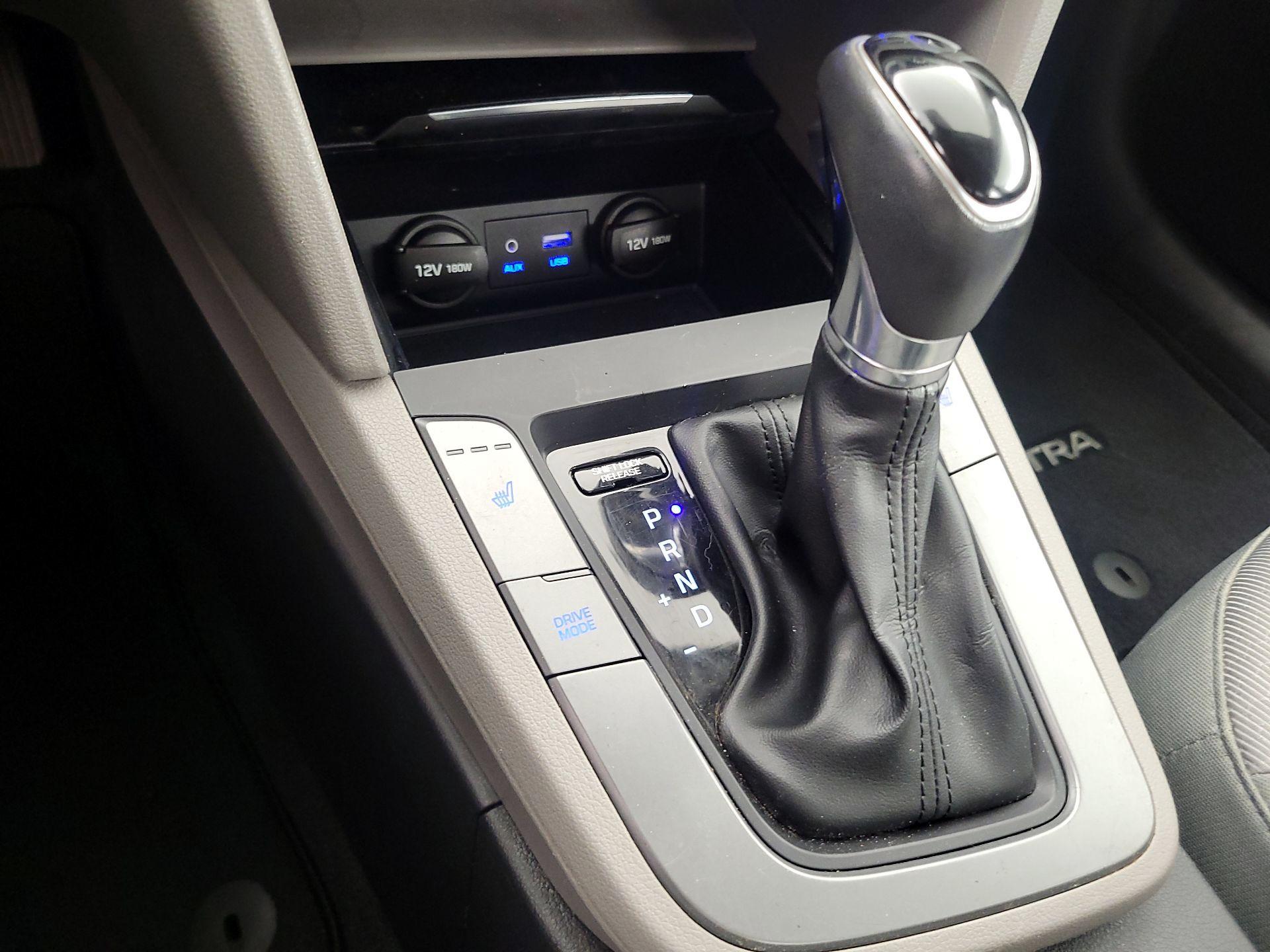 Thumbnail: 2017 Hyundai Elantra - 17