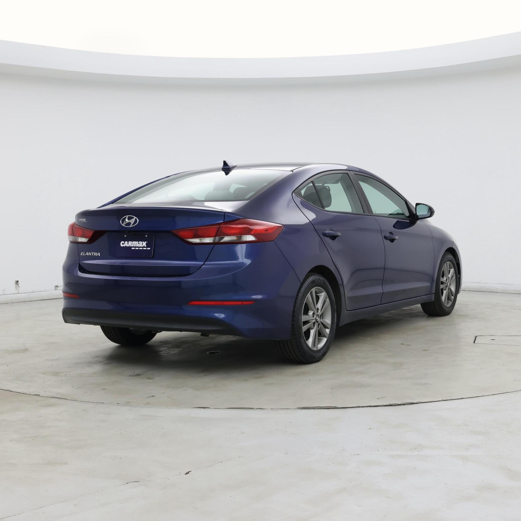 Thumbnail: 2017 Hyundai Elantra - 8