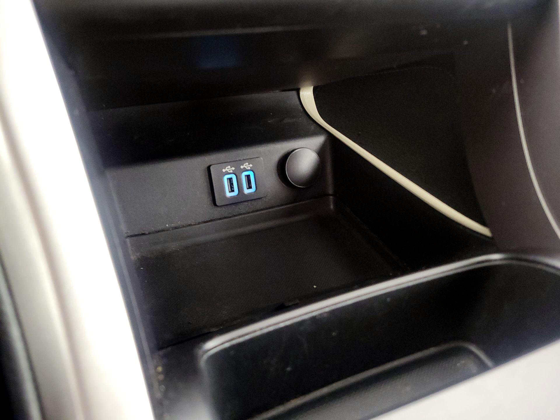 Thumbnail: 2020 Ford Fusion - 18