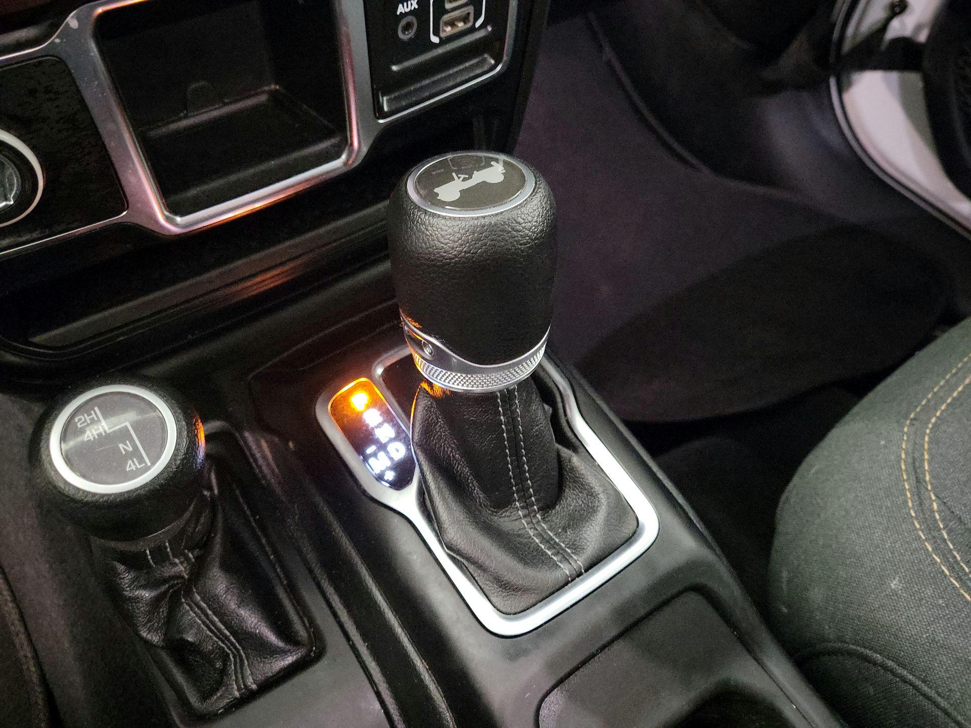 Thumbnail: 2024 Jeep Wrangler - 15