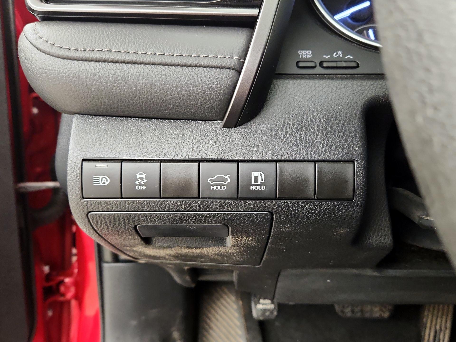 Thumbnail: 2023 Toyota Camry - 11