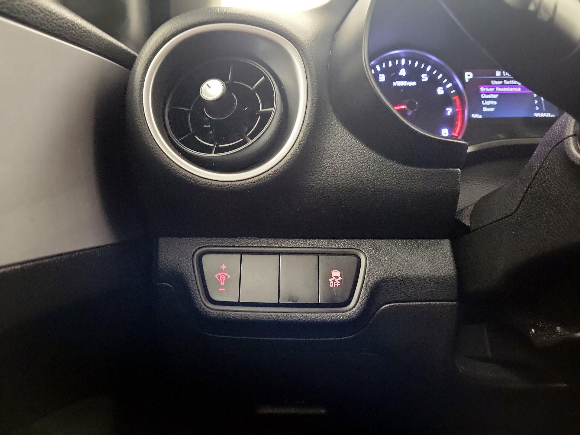 Thumbnail: 2023 Kia Forte - 11