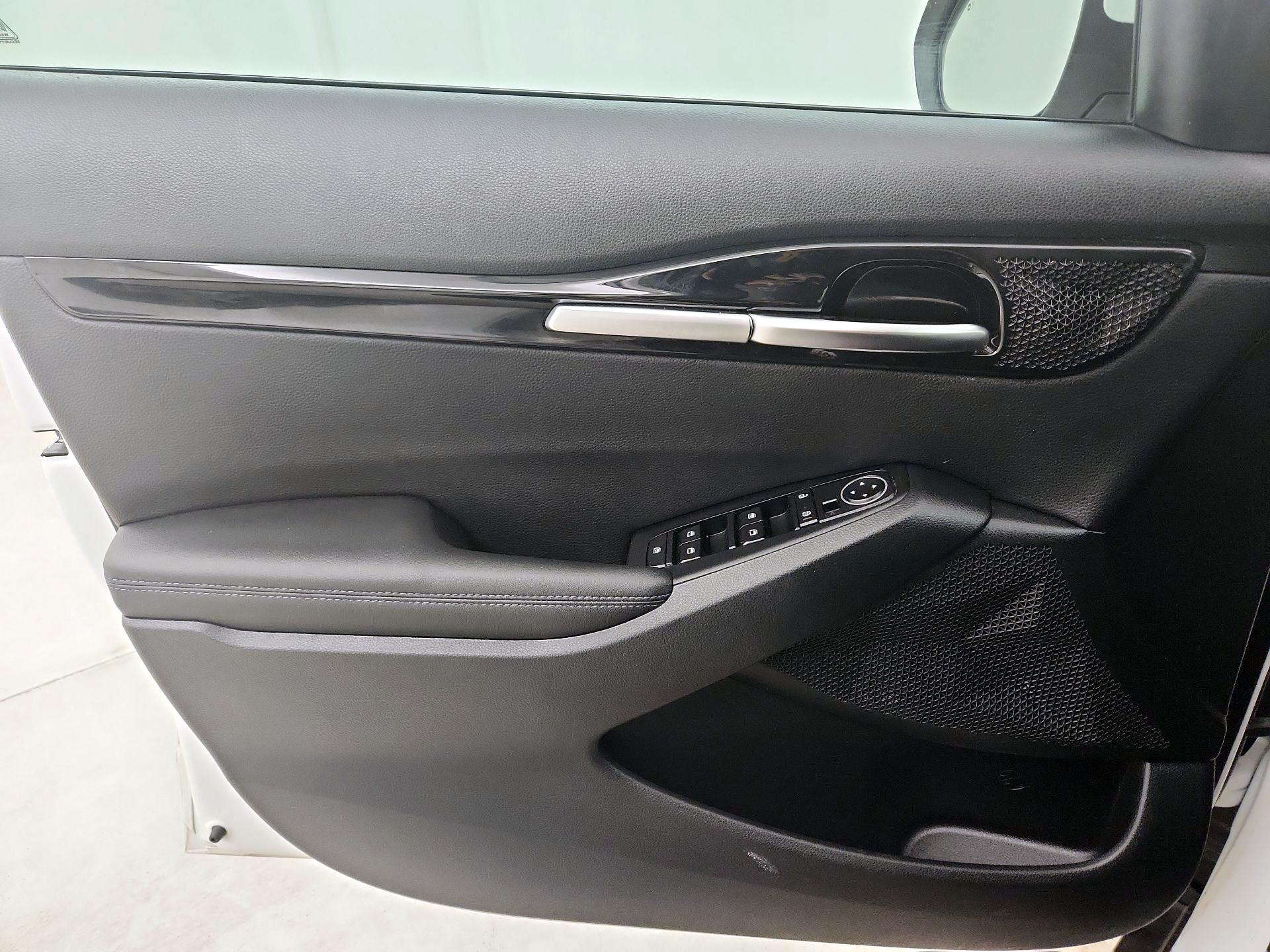 Thumbnail: 2023 Kia Seltos - 10