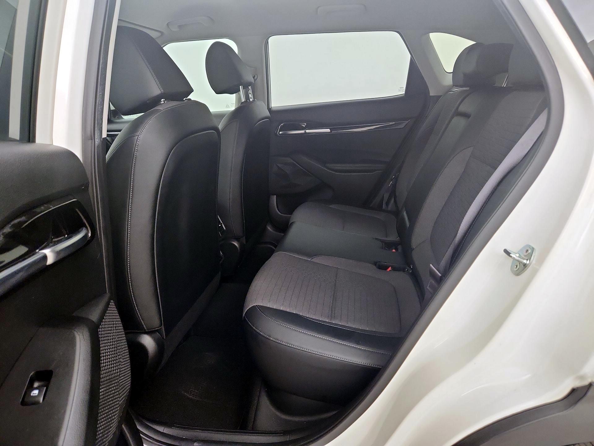 Thumbnail: 2023 Kia Seltos - 17