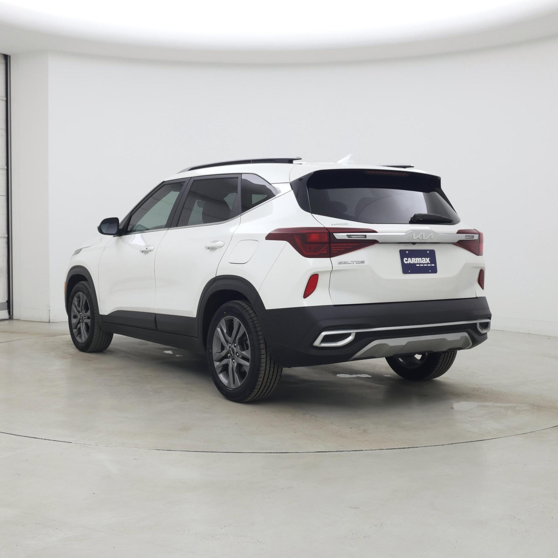 Thumbnail: 2023 Kia Seltos - 2