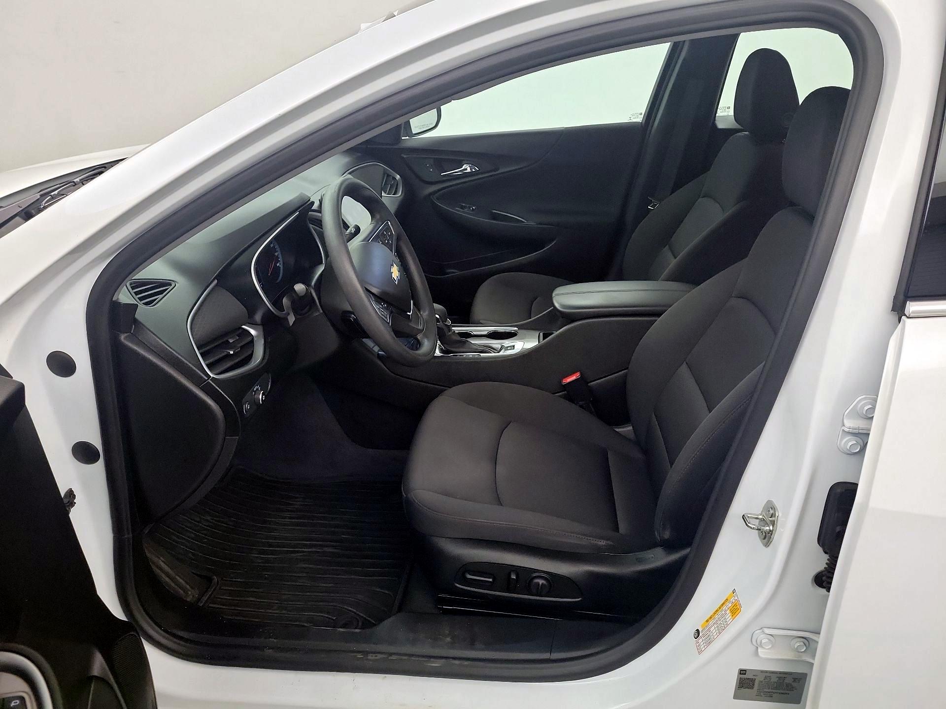 Thumbnail: 2023 Chevrolet Malibu - 9