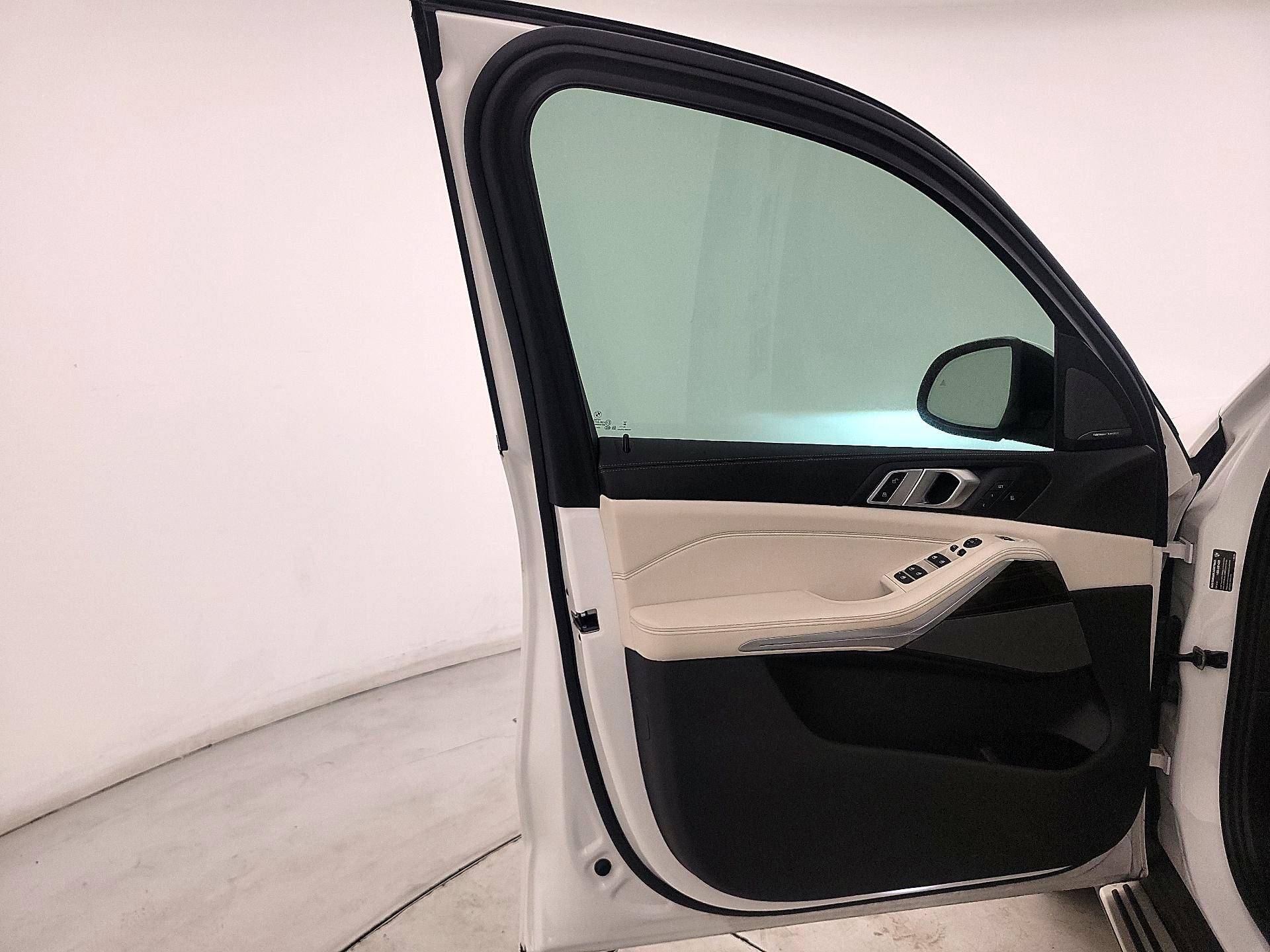 Thumbnail: 2024 BMW X5 - 12