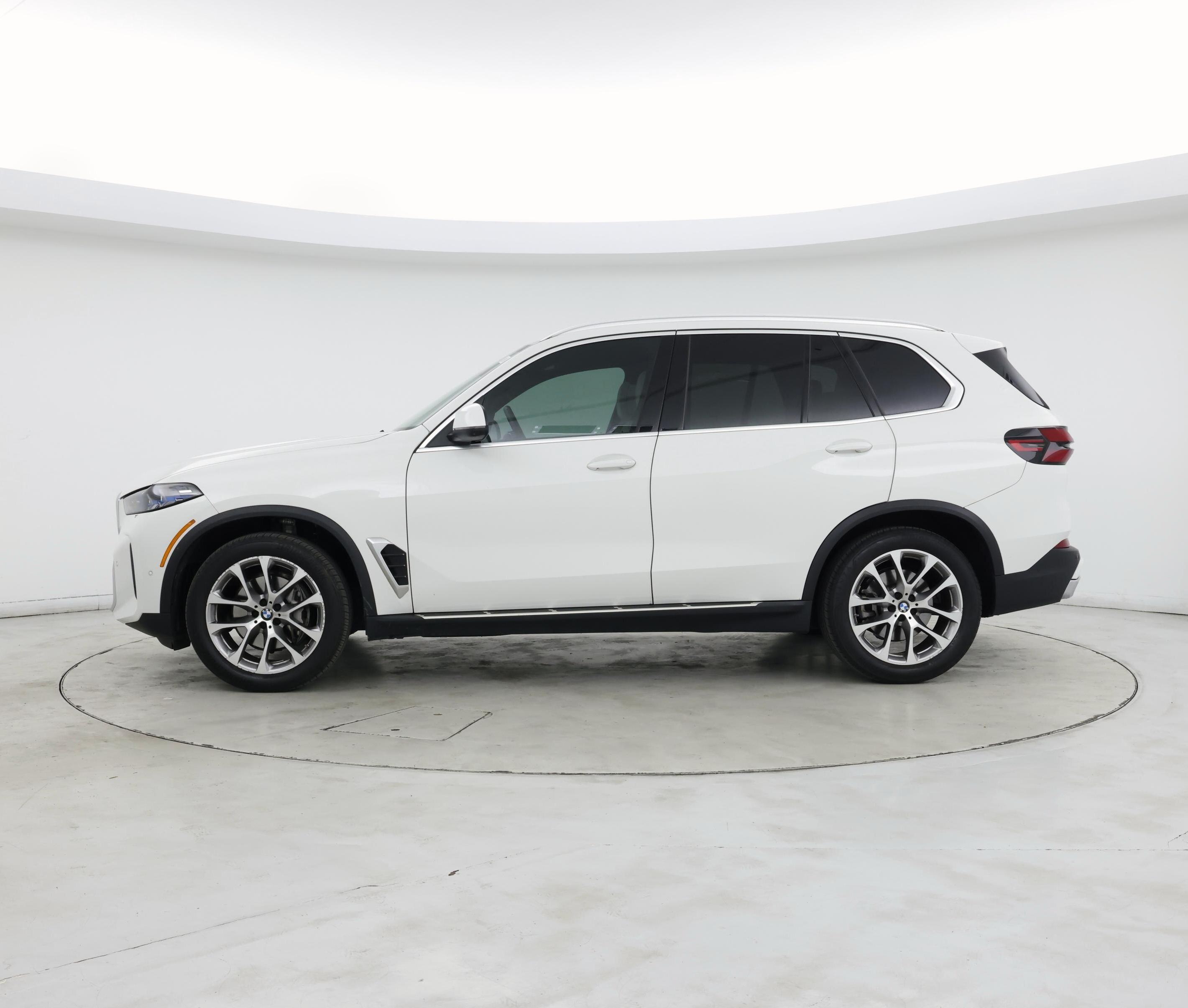Thumbnail: 2024 BMW X5 - 3