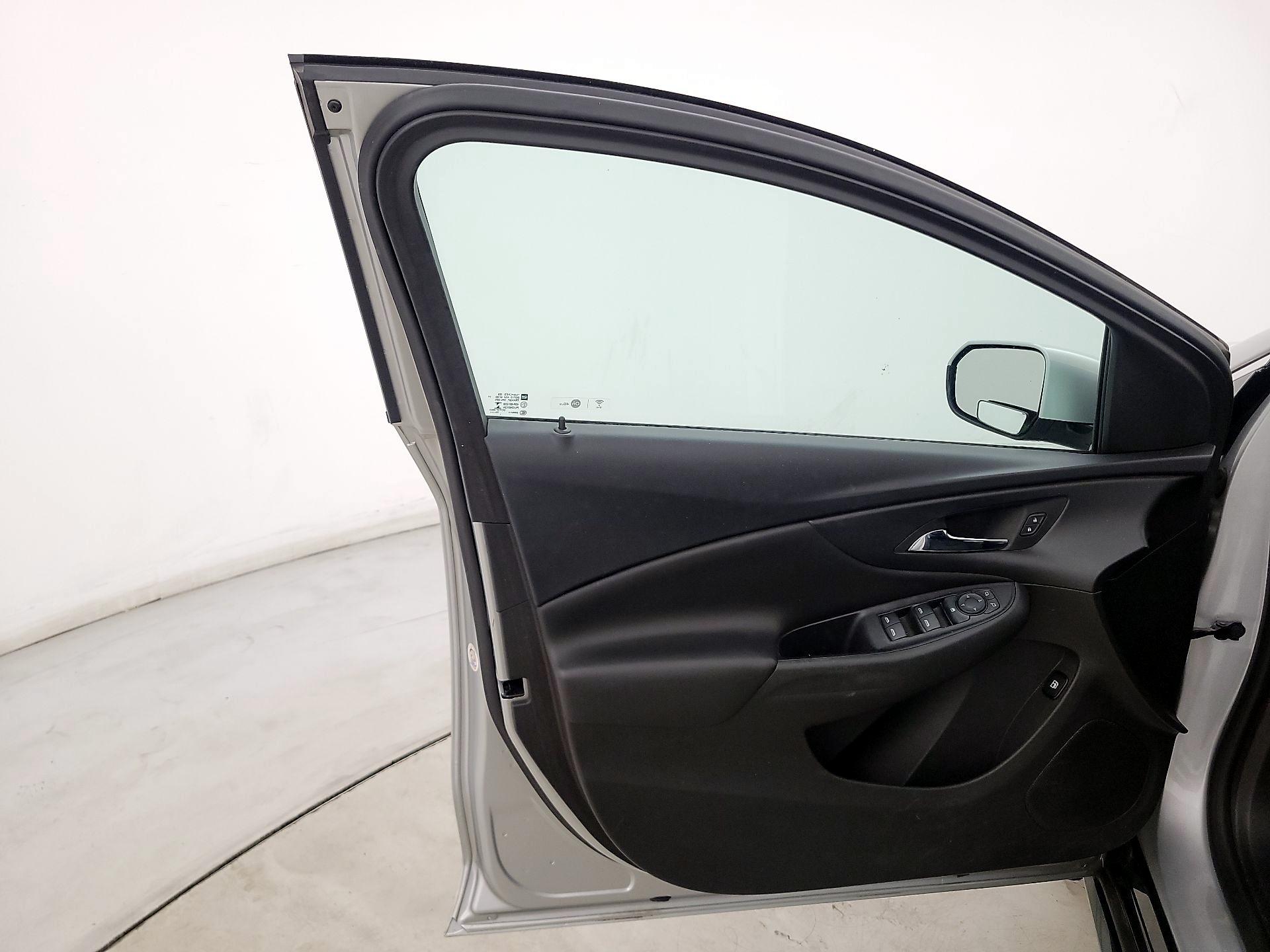 Thumbnail: 2017 Chevrolet Volt - 12