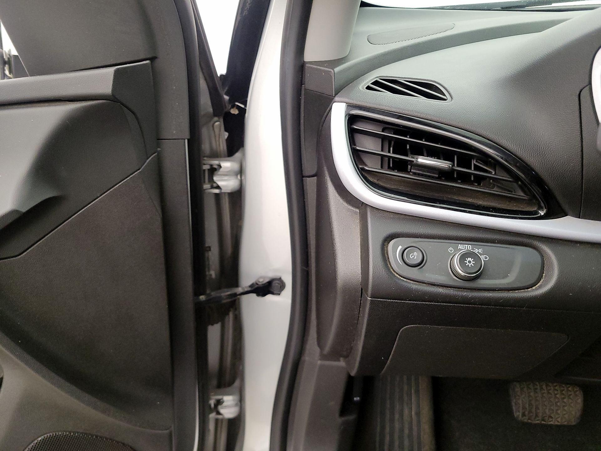 Thumbnail: 2017 Chevrolet Volt - 13