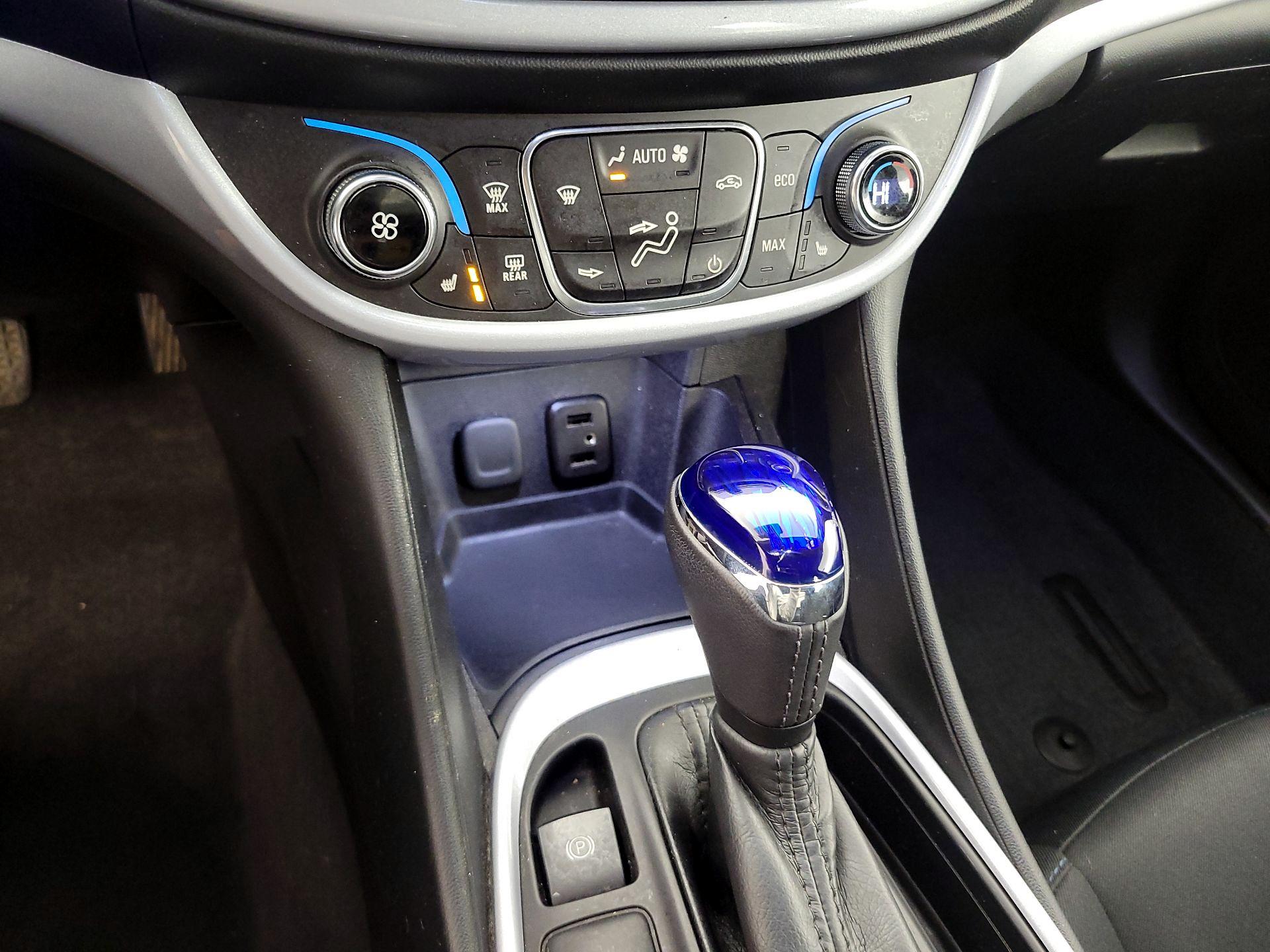 Thumbnail: 2017 Chevrolet Volt - 16