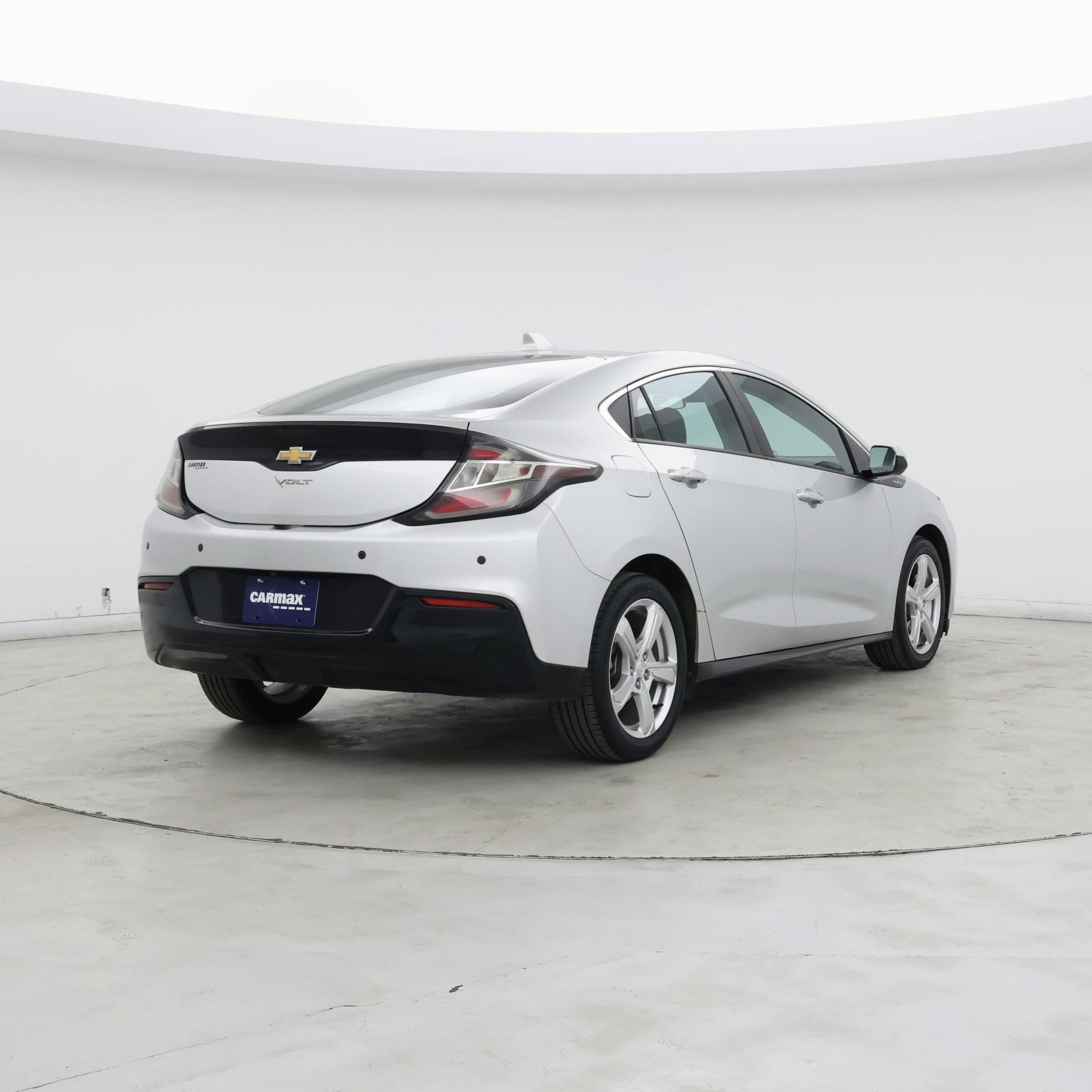 Thumbnail: 2017 Chevrolet Volt - 8
