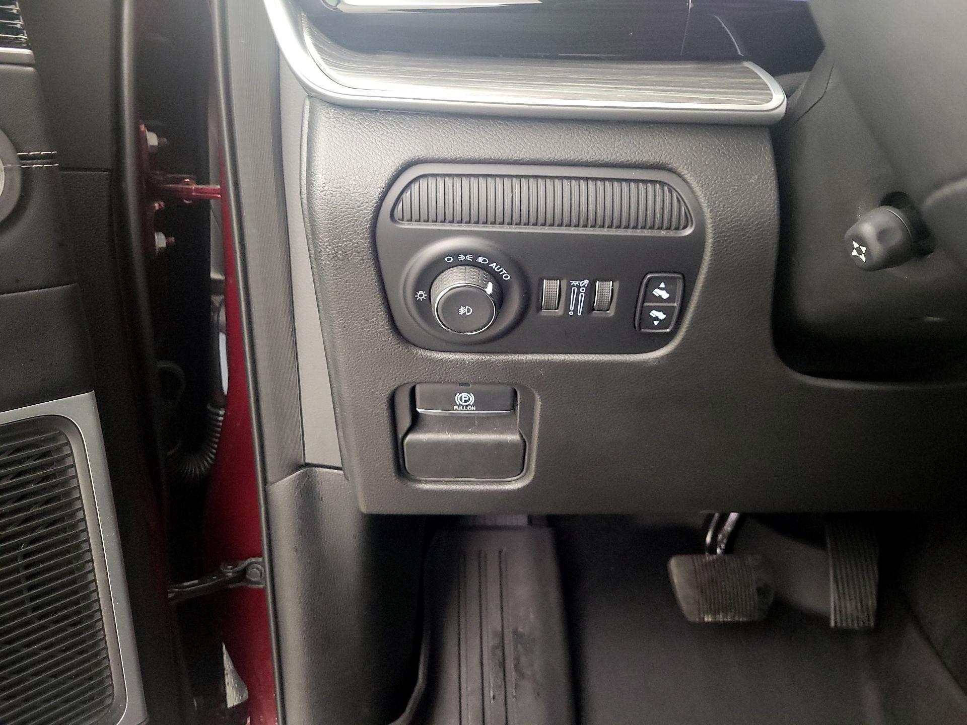 Thumbnail: 2023 Jeep Wagoneer - 13