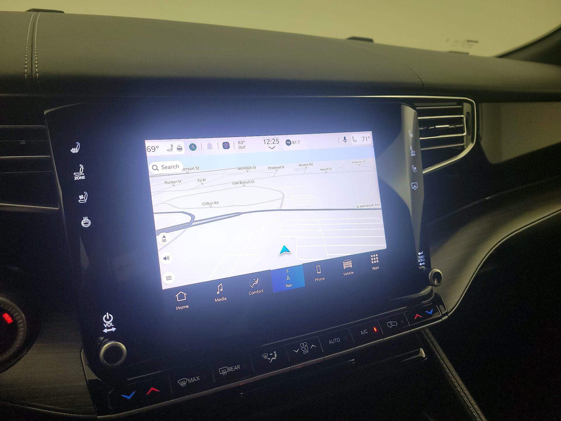 Thumbnail: 2023 Jeep Wagoneer - 14