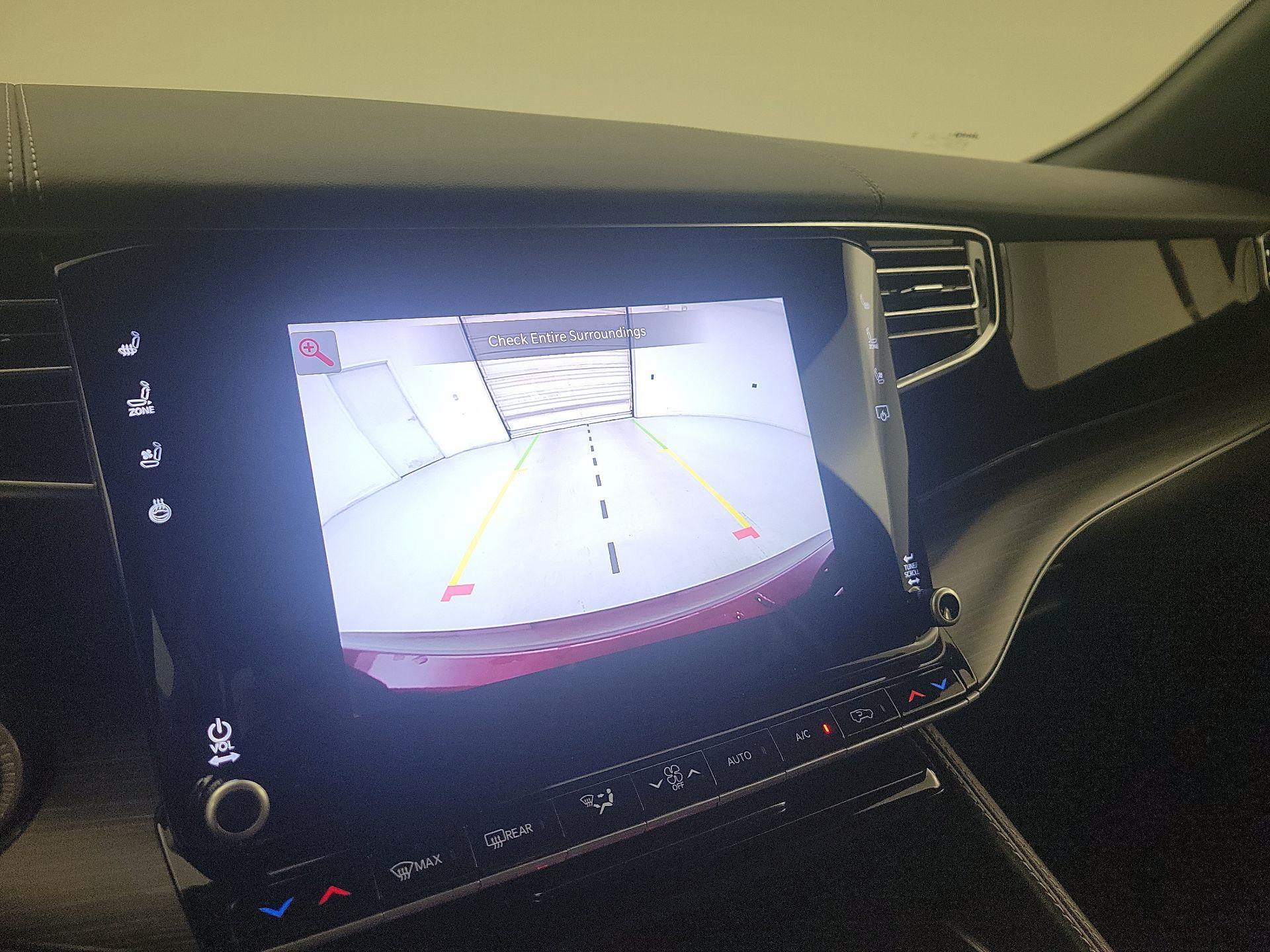 Thumbnail: 2023 Jeep Wagoneer - 15