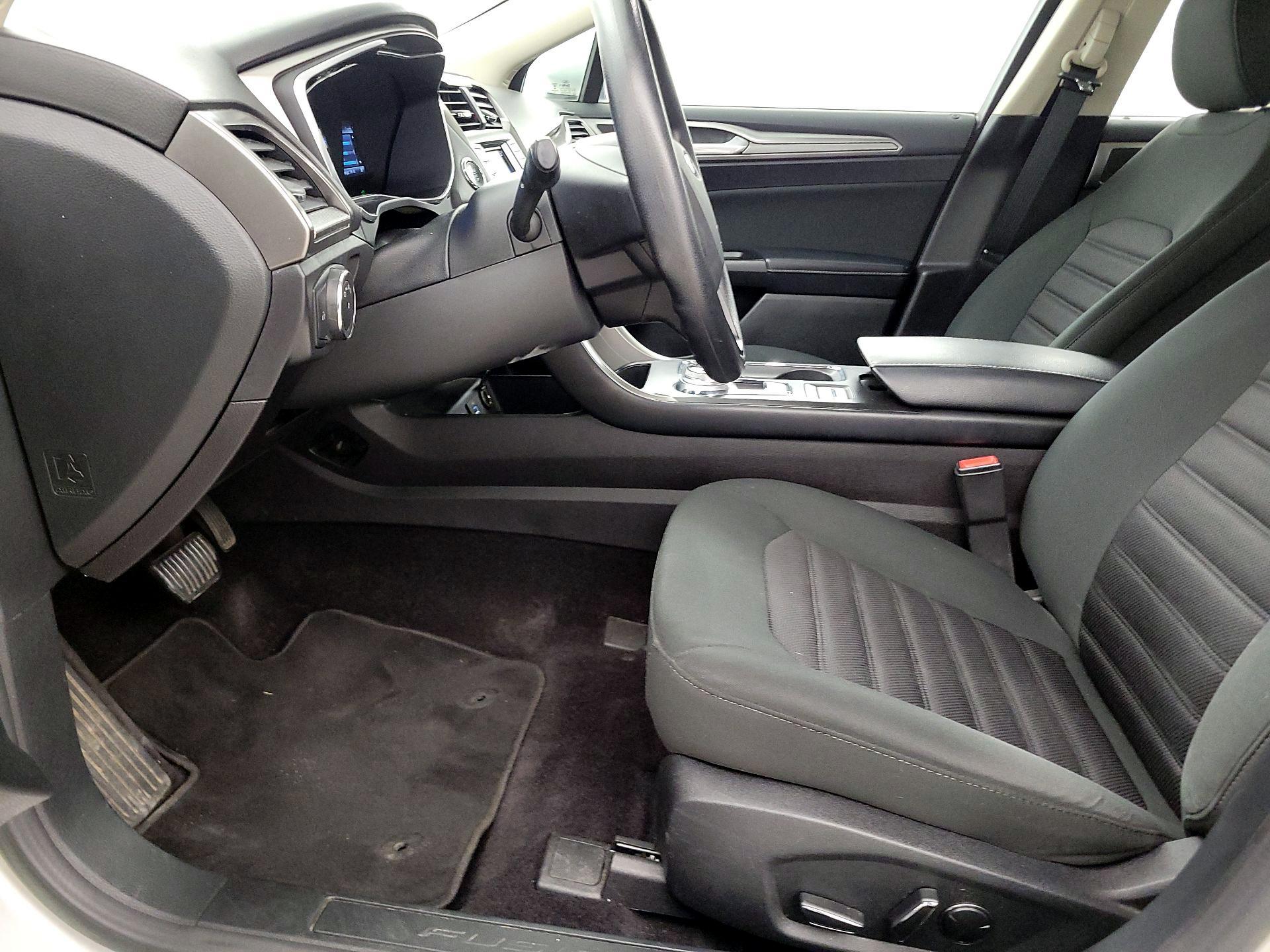 Thumbnail: 2017 Ford Fusion - 11