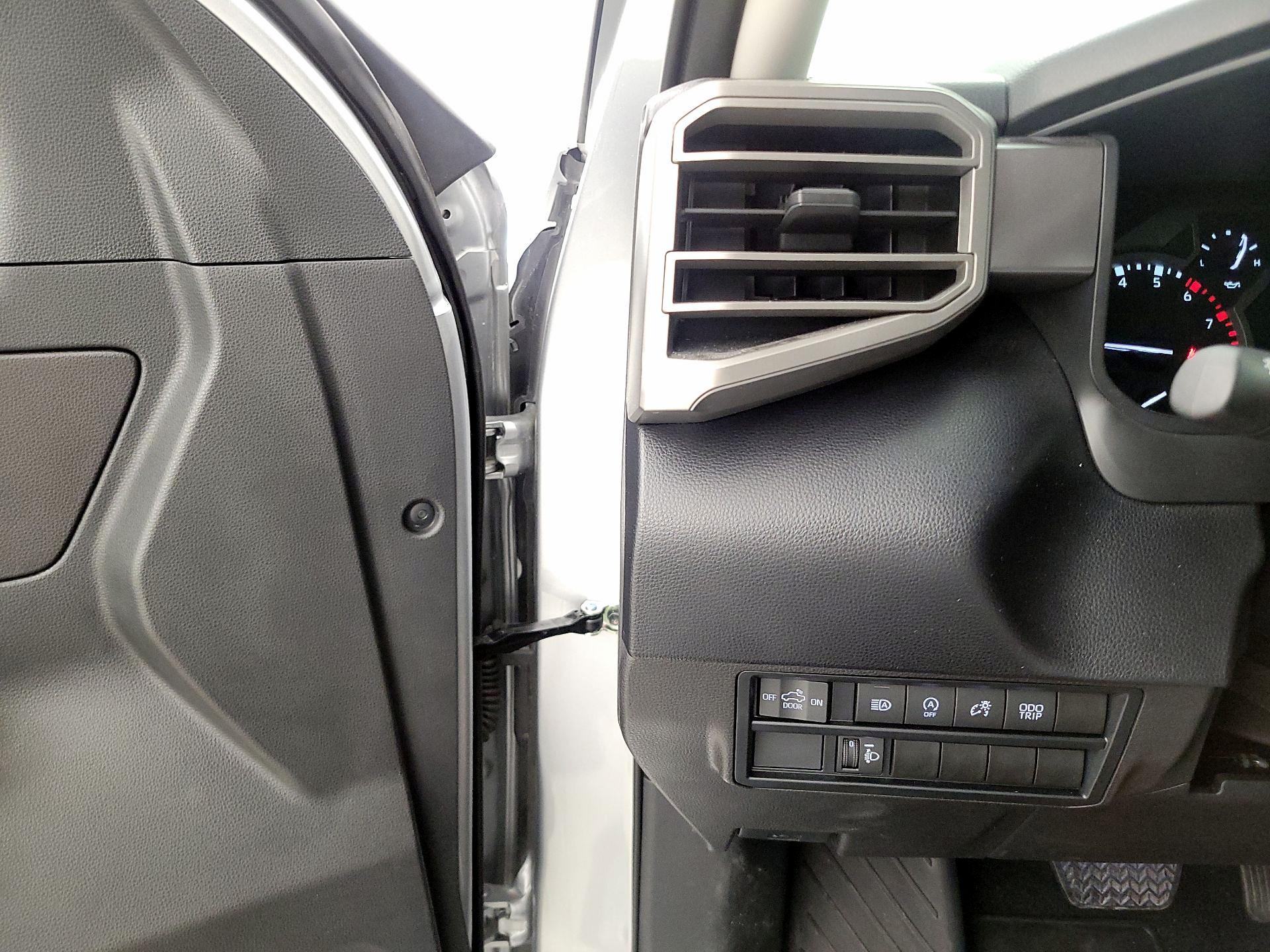 Thumbnail: 2024 Toyota Tundra - 13