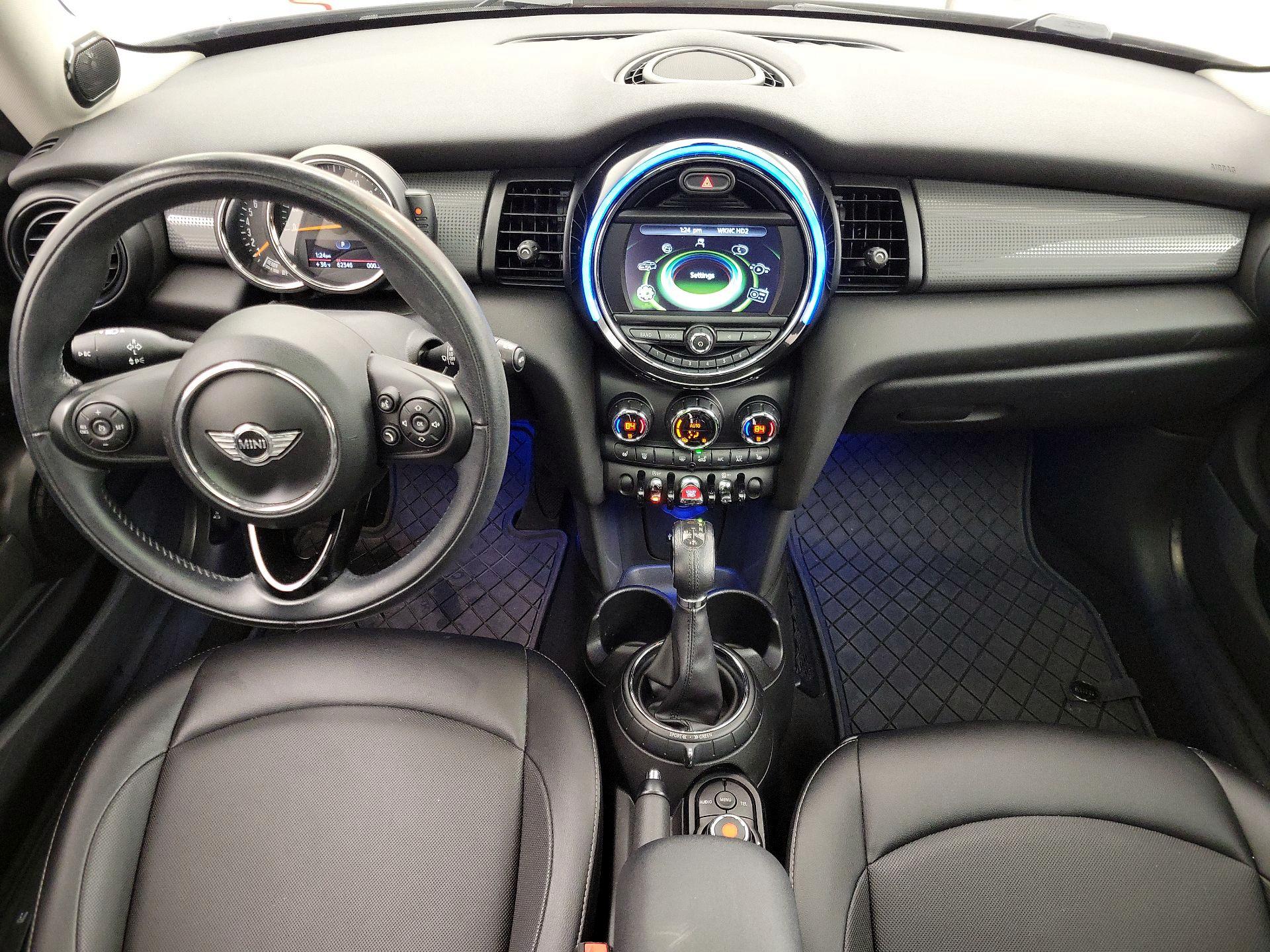 Thumbnail: 2016 MINI Cooper Hardtop - 9