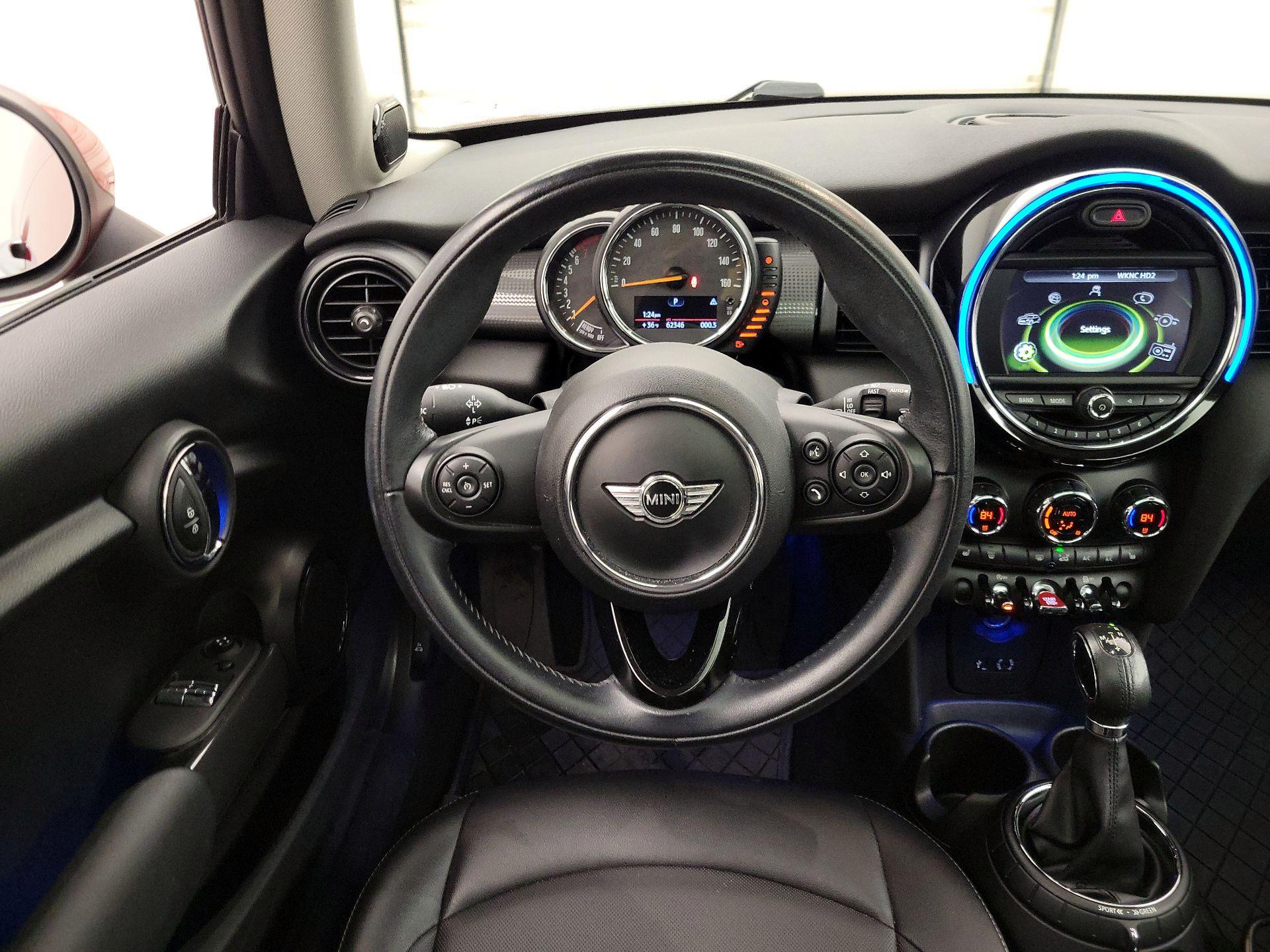 Thumbnail: 2016 MINI Cooper Hardtop - 10